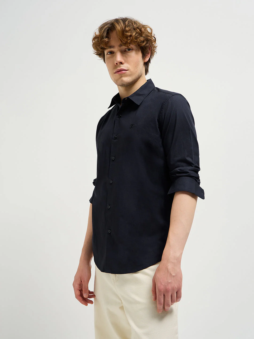 Men Classic Black Solid Design Slim Fit Casual Shirt - Image 3
