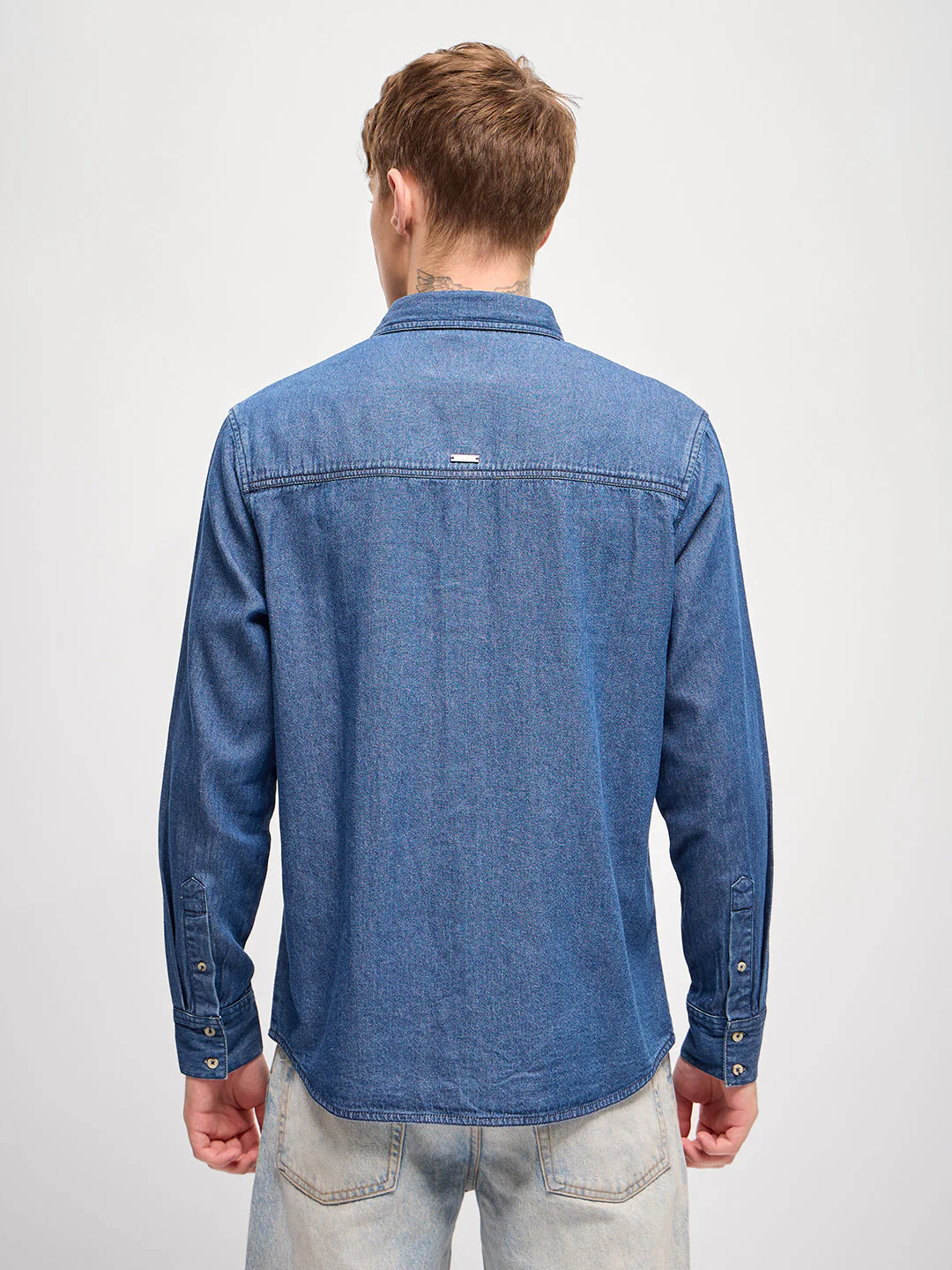 Men Classic Blue Solid Relax Fit Denim Casual Shirt - Image 2