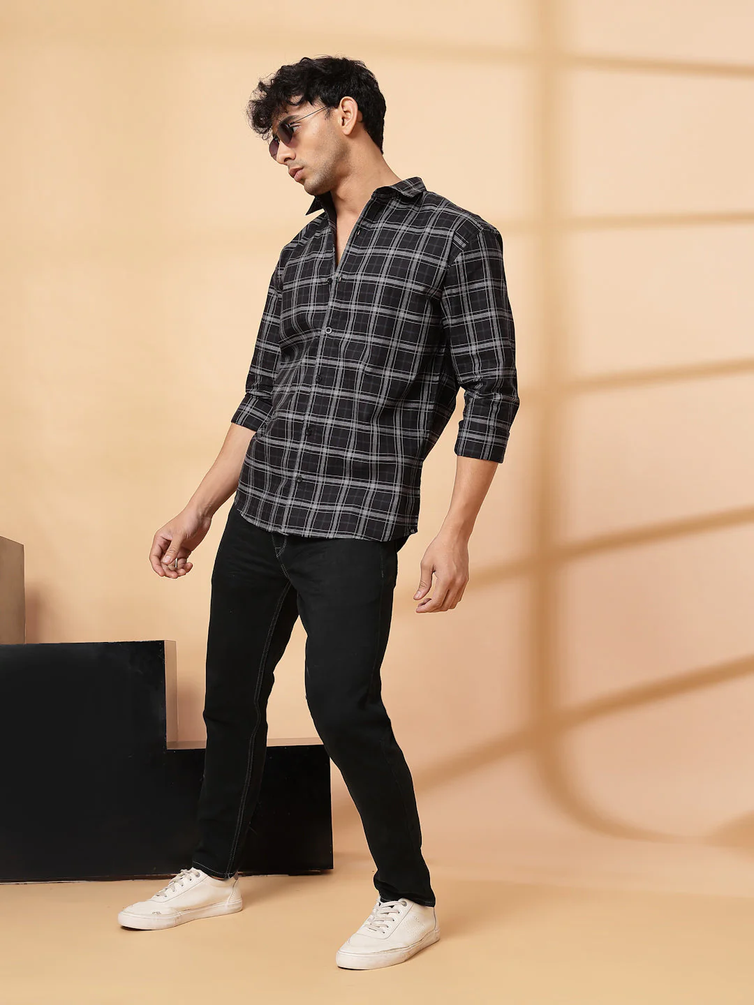 Men Classic Checkered Cotton Fabric Shirt - Image 3