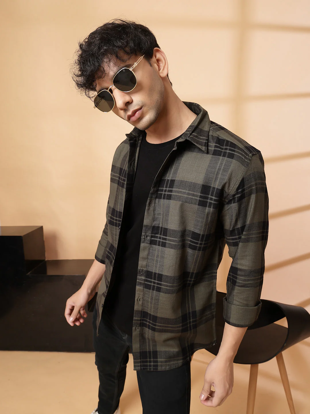 Men Classic Checkered Cotton Fabric Shirt