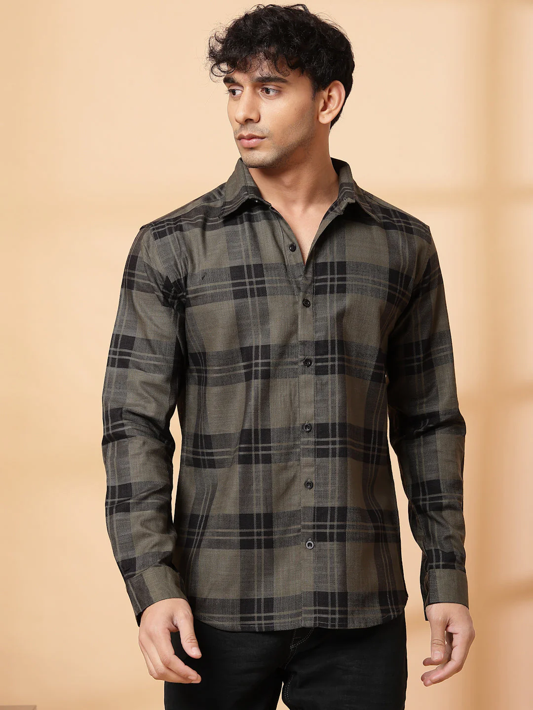 Men Classic Checkered Cotton Fabric Shirt - Image 4