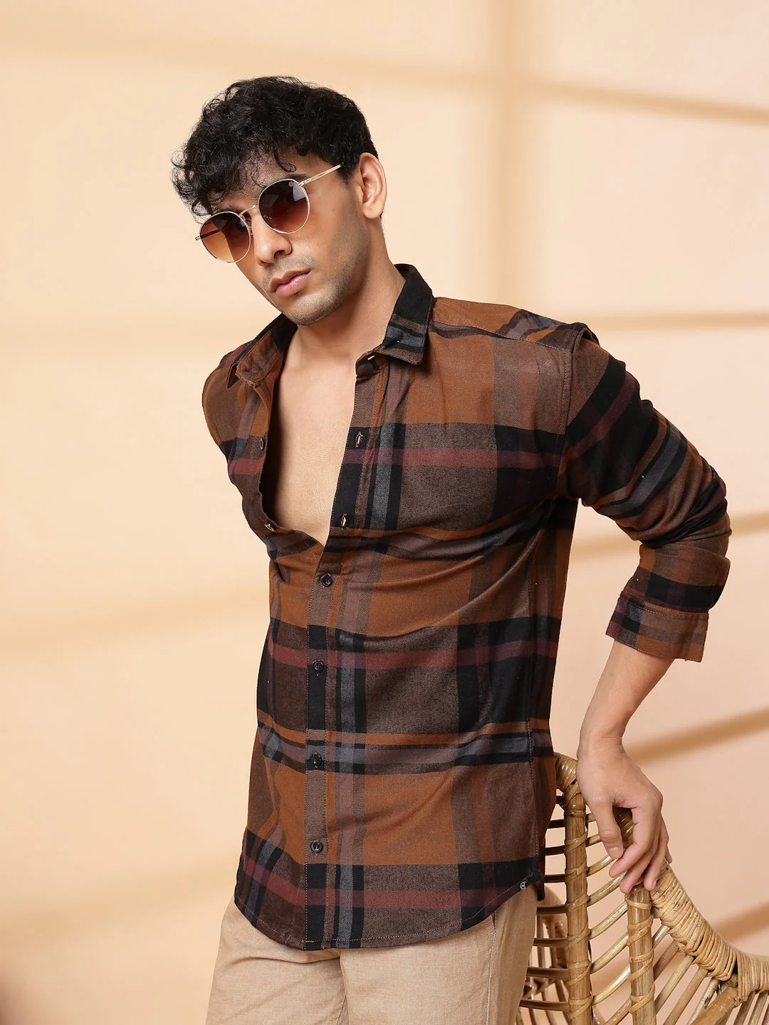 Men Classic Checkered Cotton Fabric Shirt - Image 3