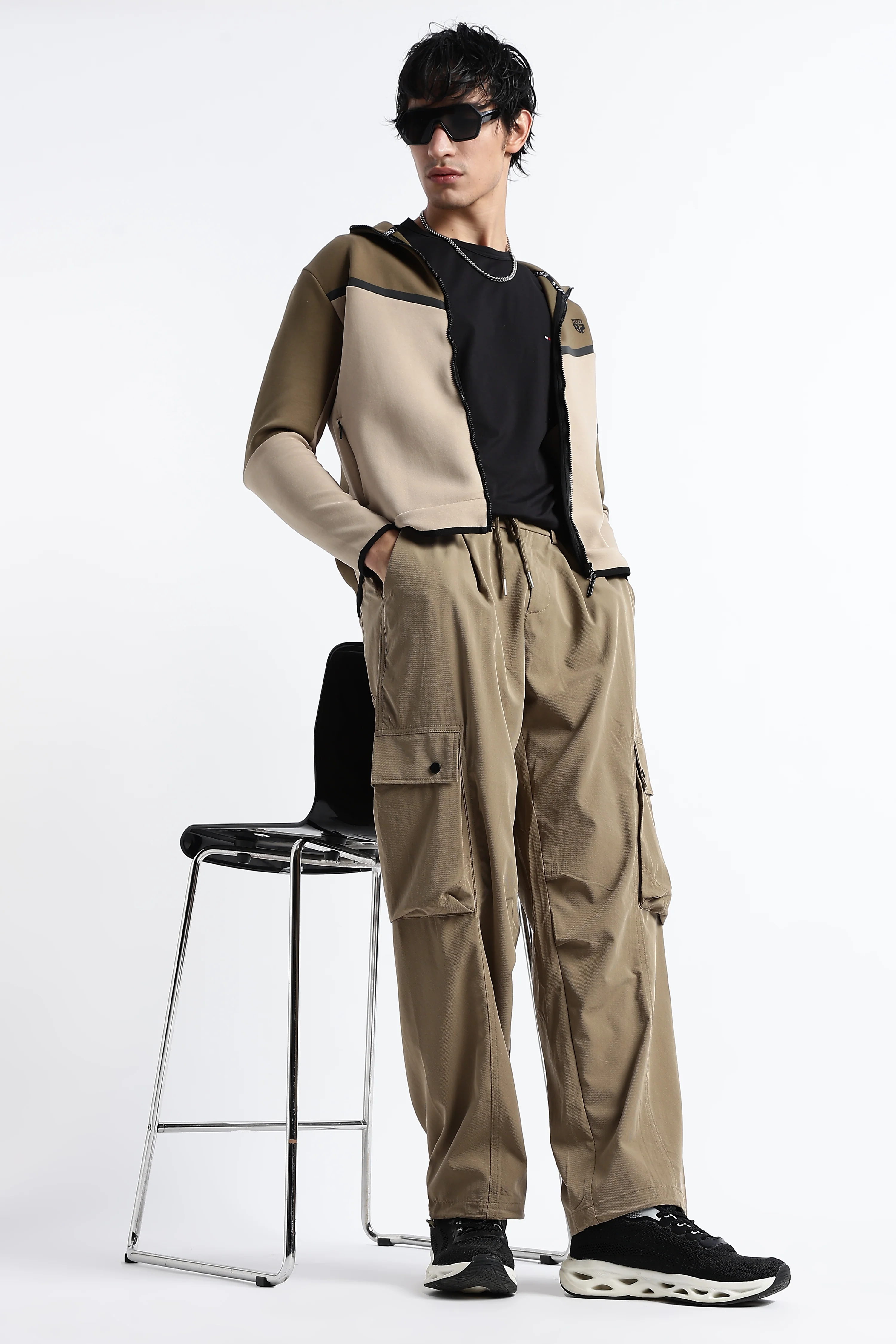 Men Classic Drawcord Cargo Pants - Image 4