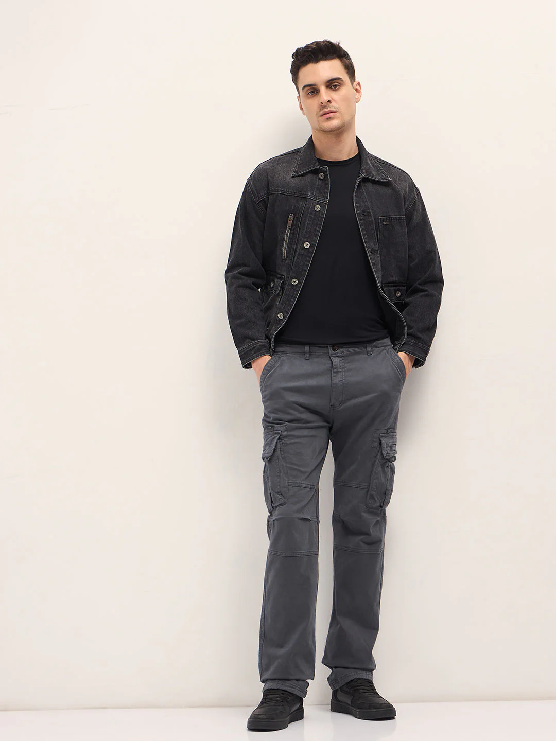 Men Classic Fit Blue Cargo Pants - Image 4