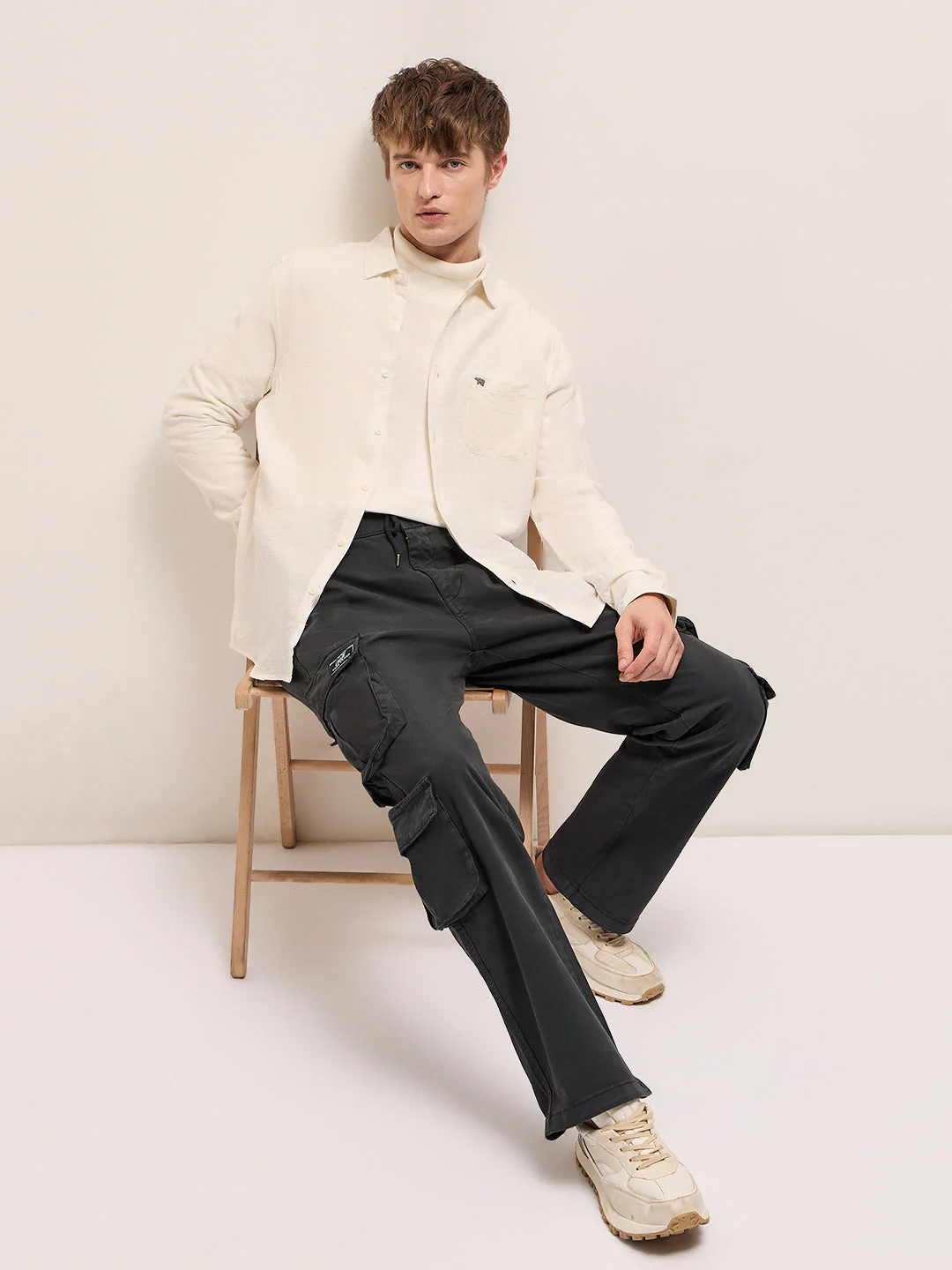 Men Classic Fit Blue Cargo Pants - Image 3