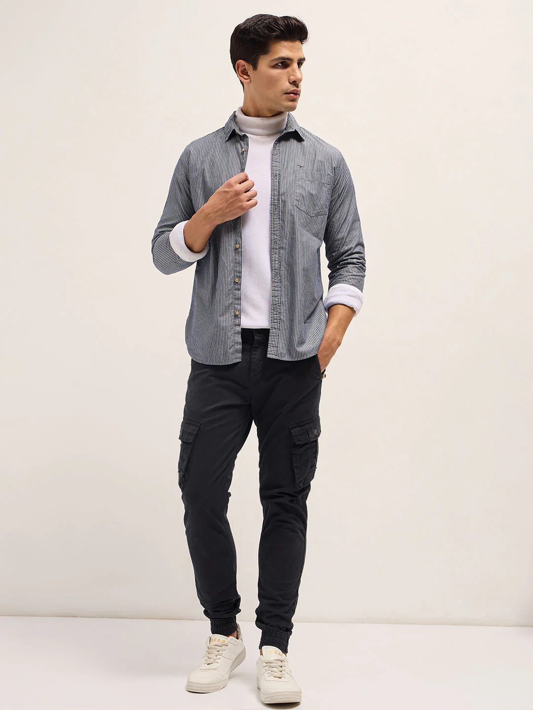 Men Classic Fit Grey Cargo Pants - Image 4