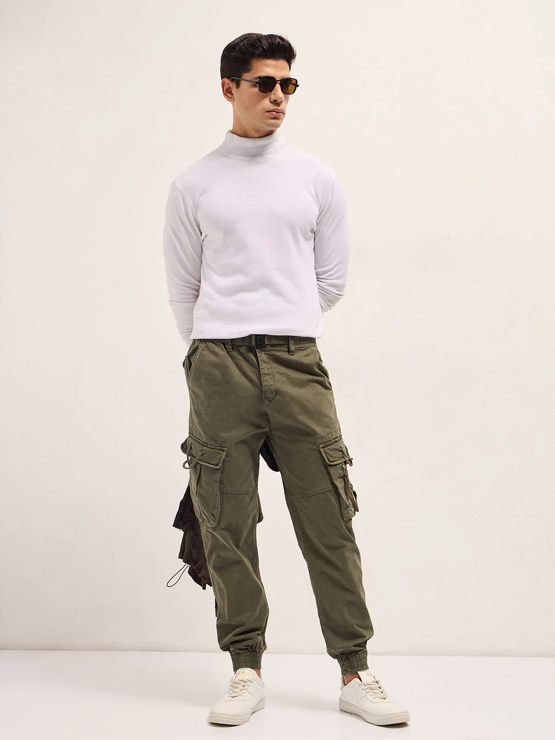 Men Classic Fit Olive Cargo Pants - Image 4