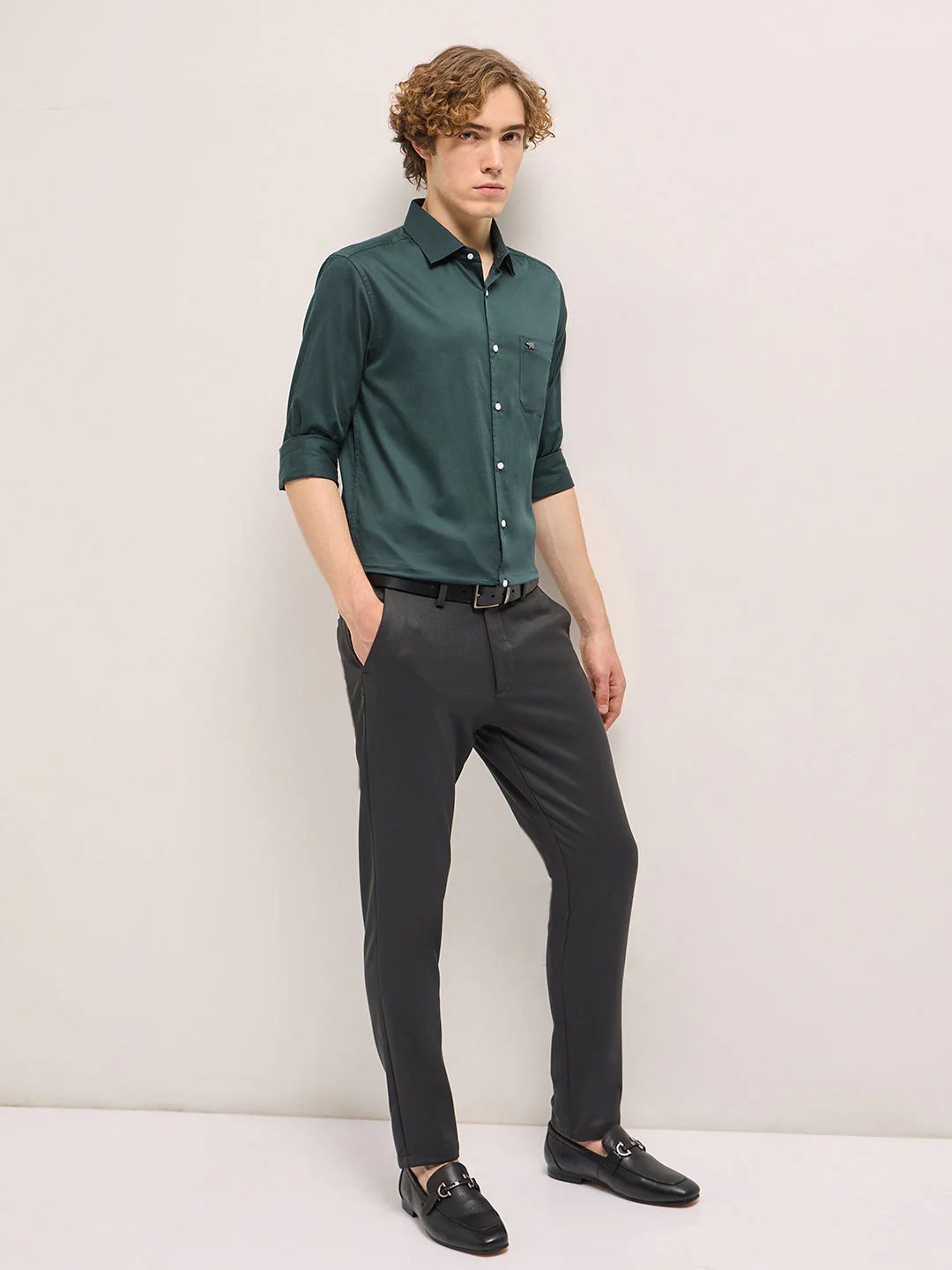 Men Classic Green Tailored Fit Solid Formal Shirt - Image 4