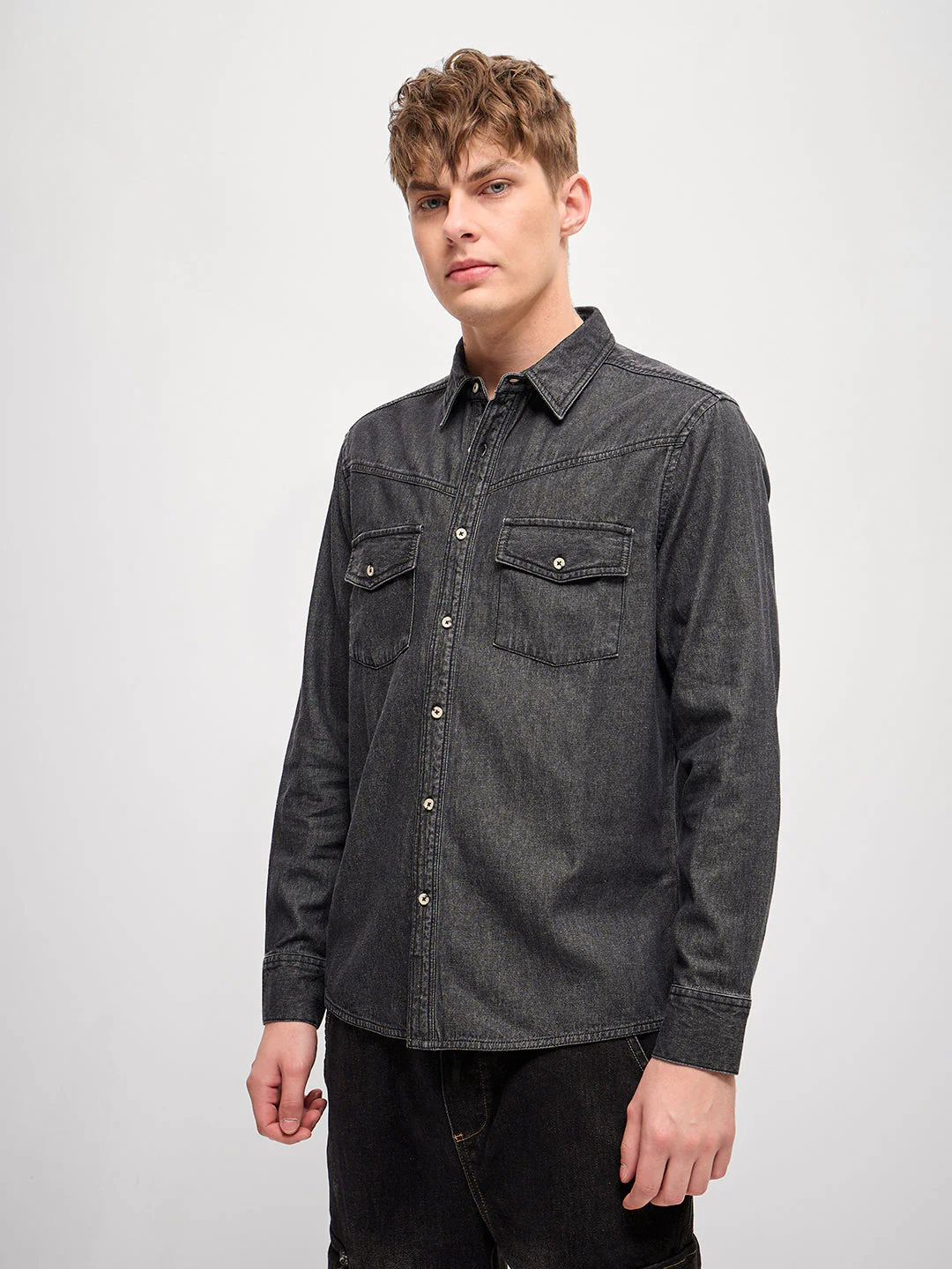 Men Classic Grey Solid Relax Fit Denim Casual Shirt - Image 3
