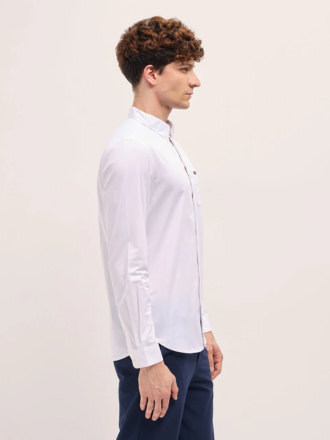 Men Classic White Solid Slim Fit Casual Shirt - Image 3