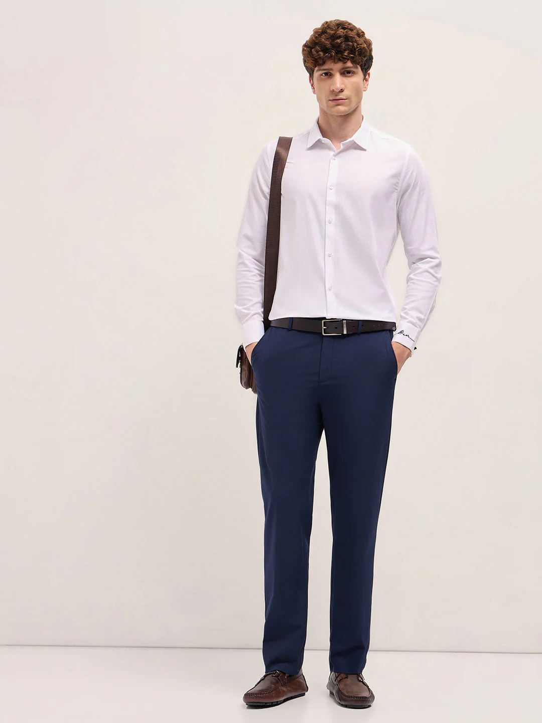 Men Classic White Tailored Fit Cotton Formal Shirt - Image 4