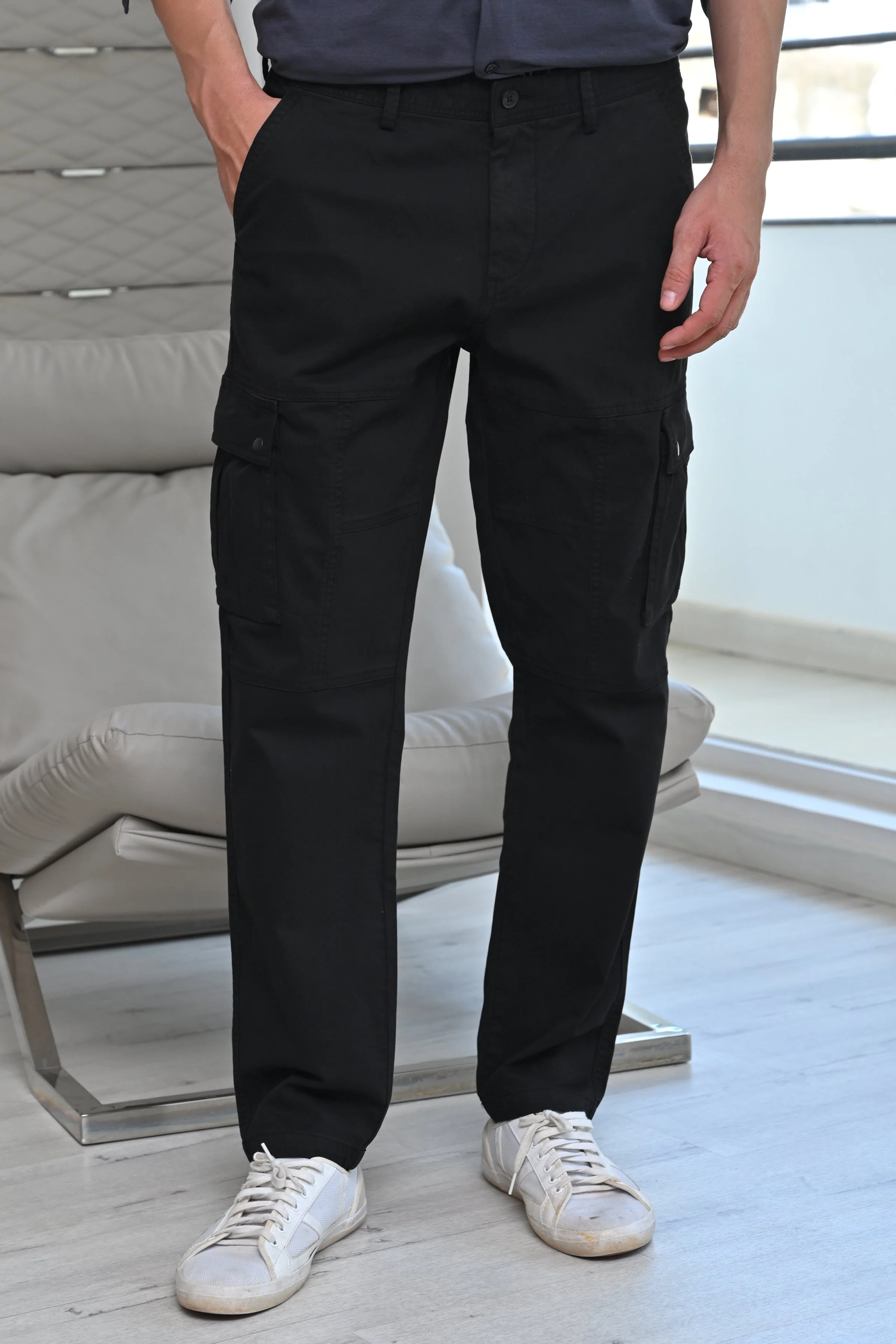 Men Corolla Detailed Cargo Trouser Black - Image 3