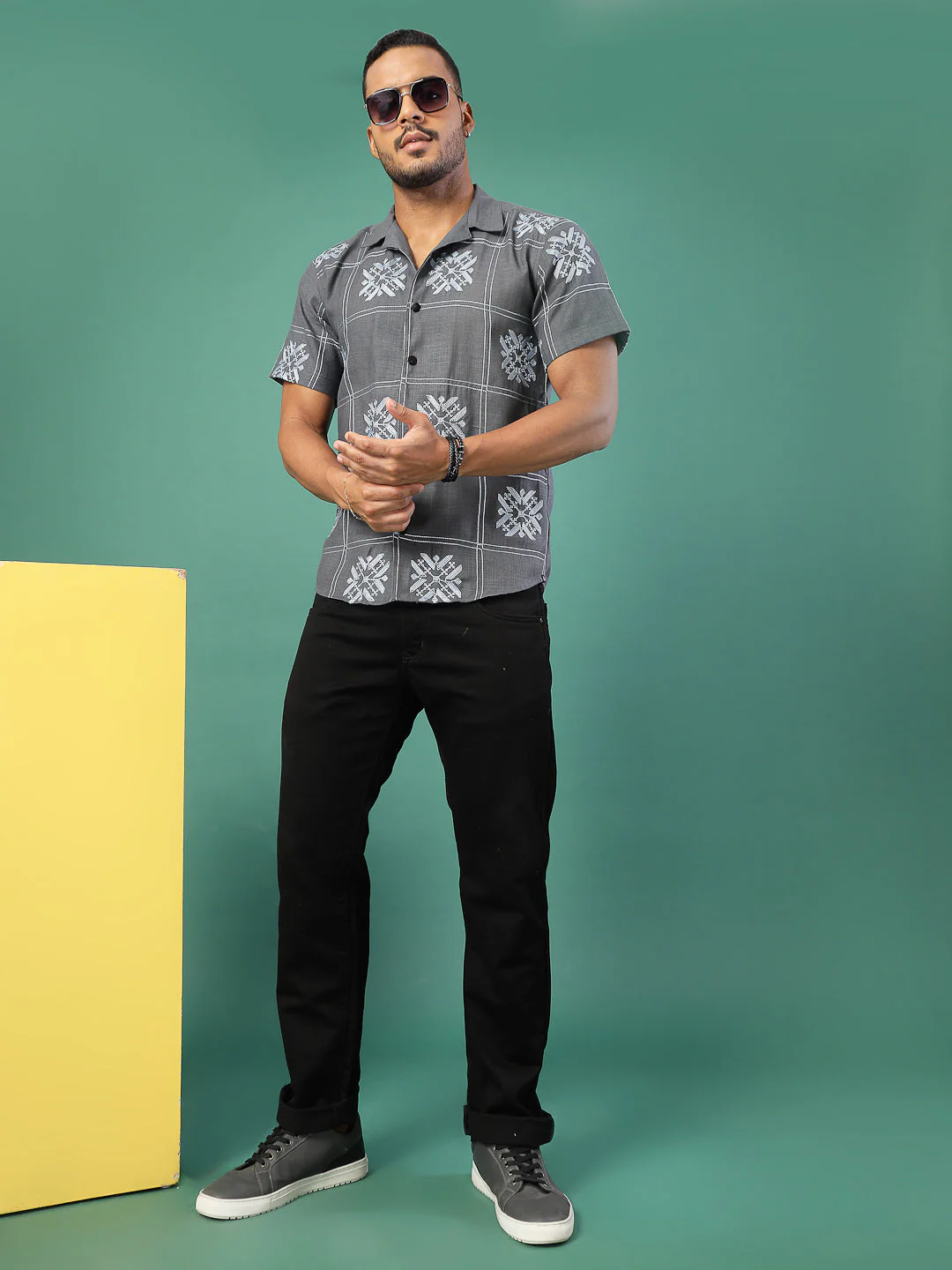 Men Cotton Fabric Linen Embroidered Half Sleeves Shirt - Image 4