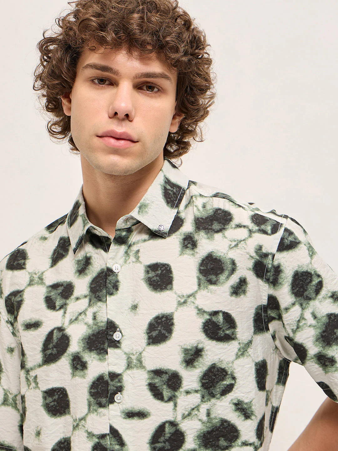 Men Cream Casual Shirt - Image 5