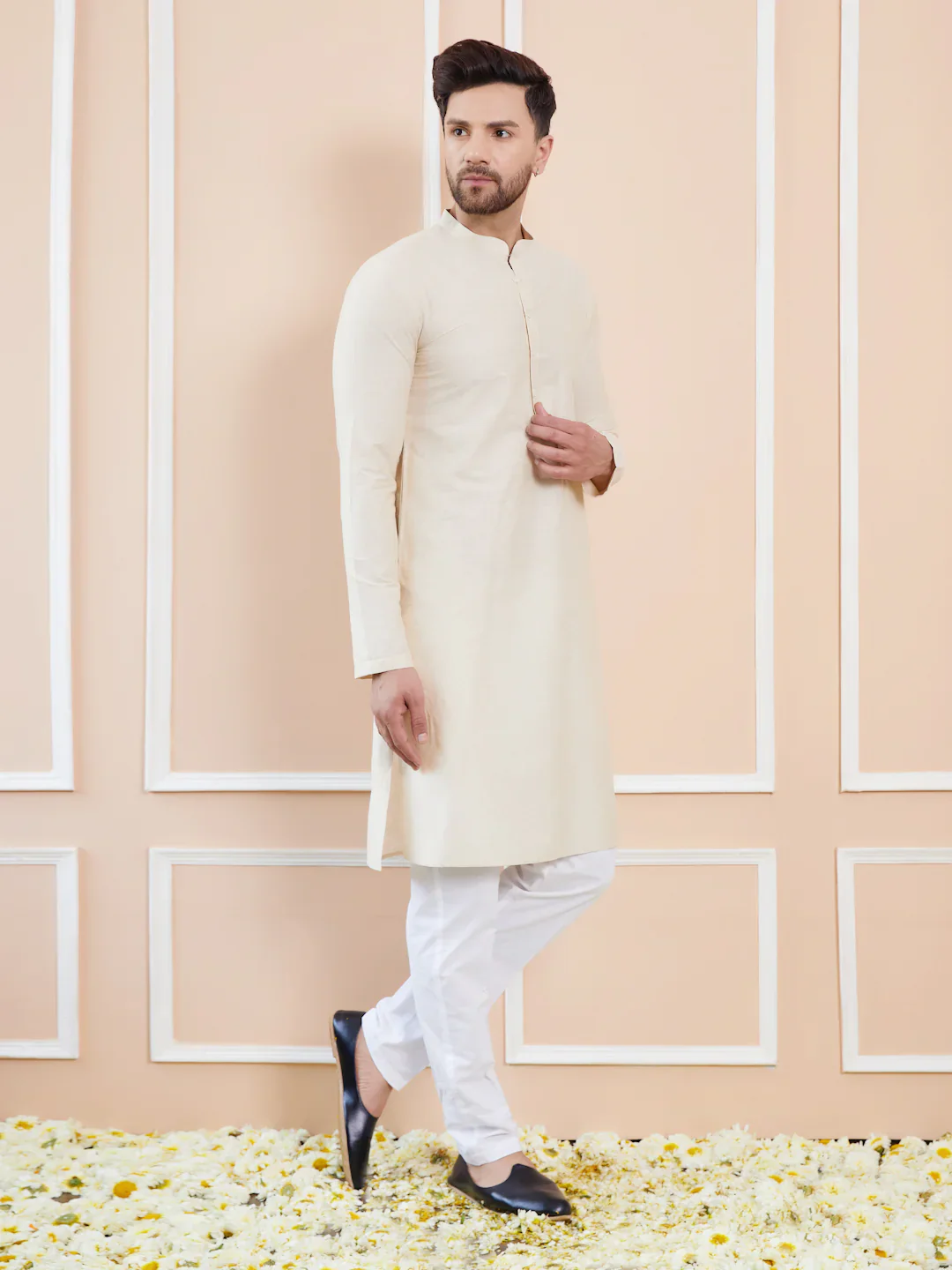 Men Cream Cotton Solid Straight Kurta - Image 2