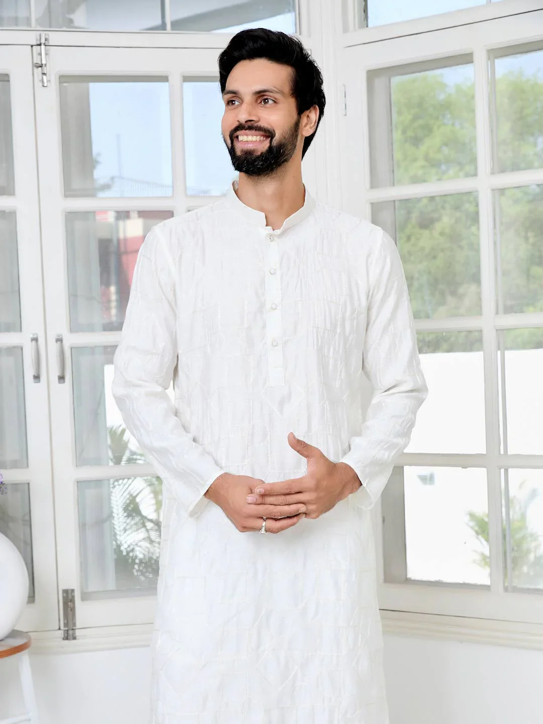 Men Cream Geometric Embroidered Thread Work Mandarin Collar Straight Kurta - Image 7