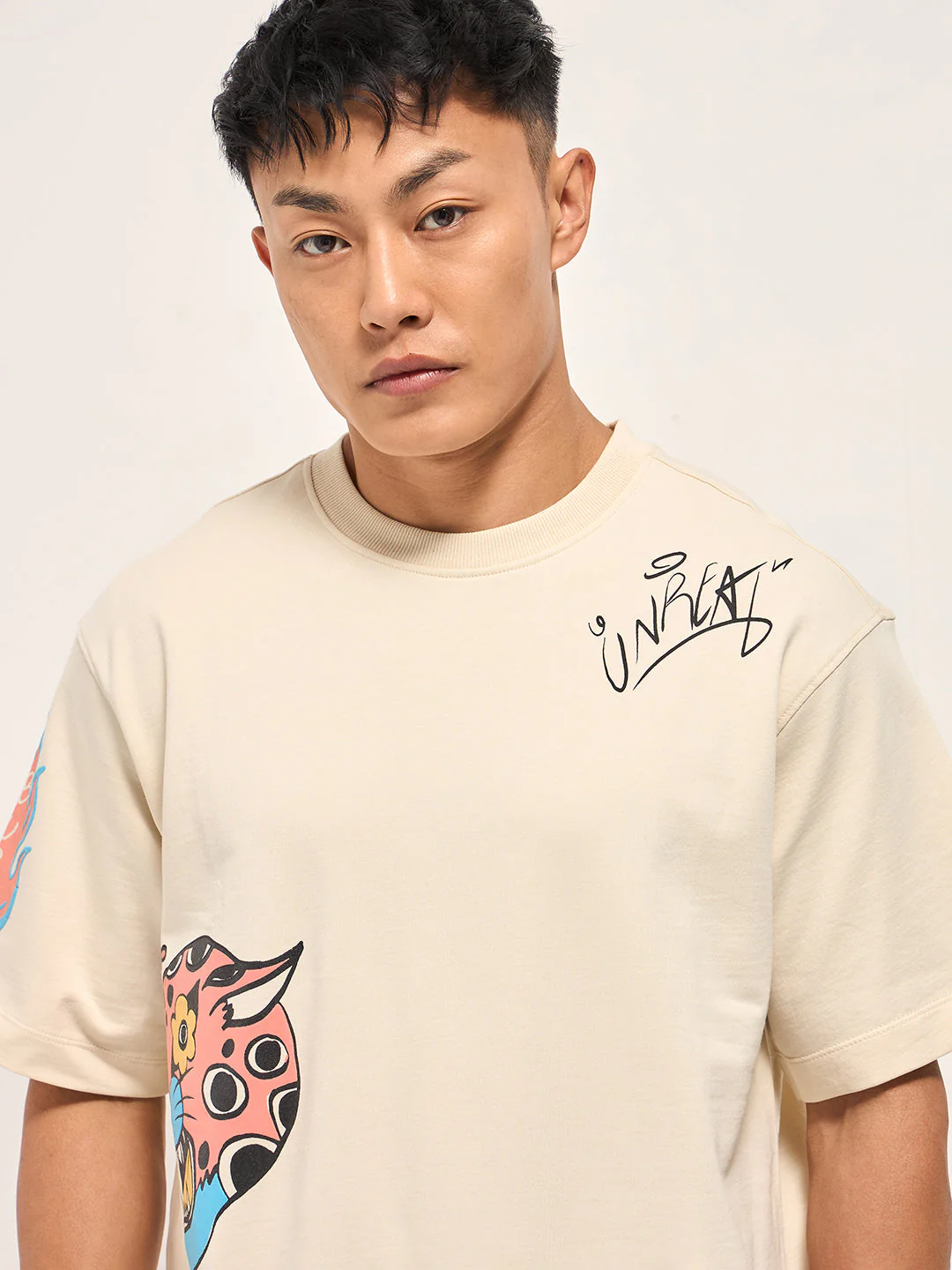 Men Cream Graphic Print Oversized Crew Neck T-shirt - Image 5