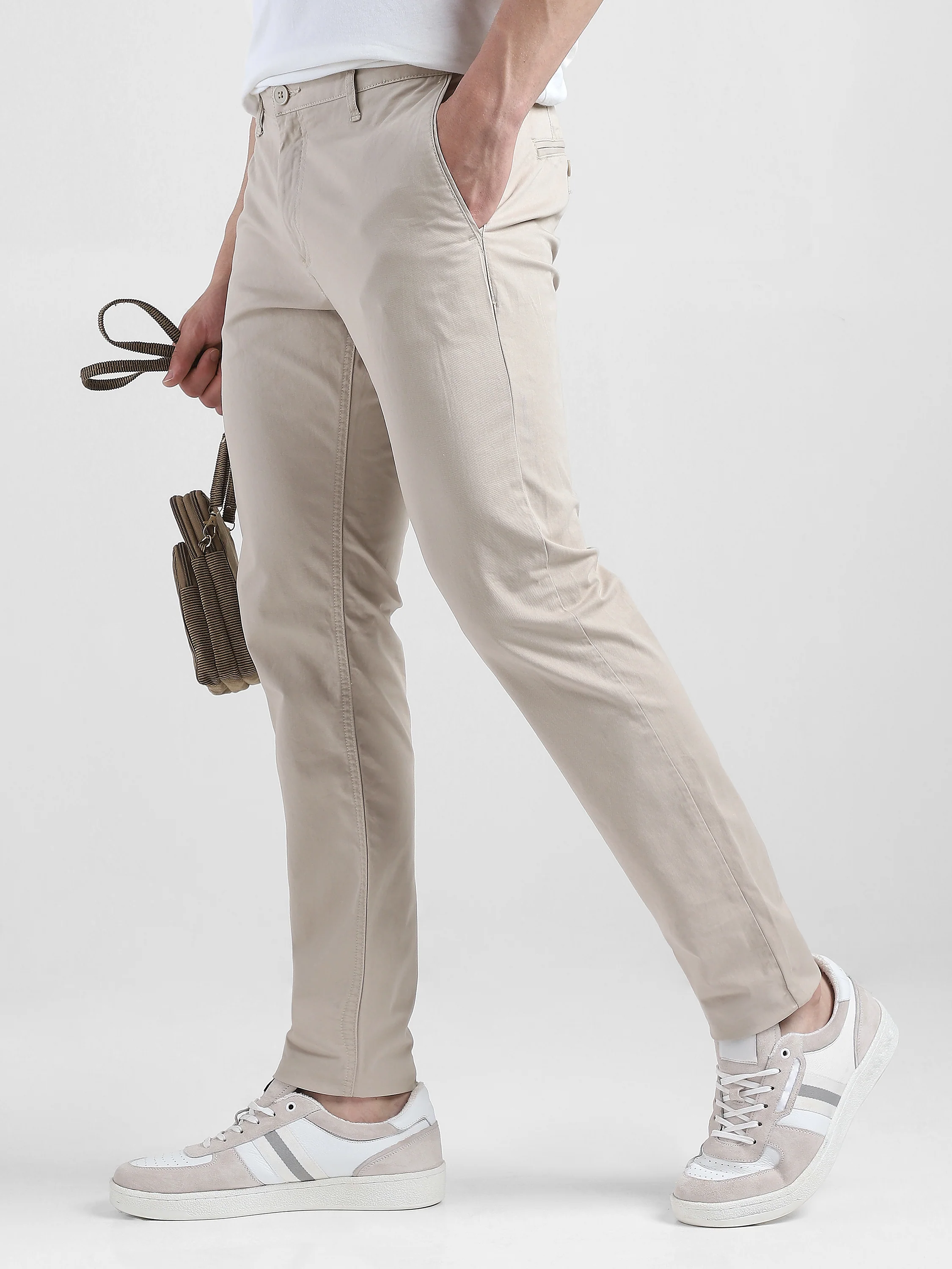 Men Cream Mid Rise Regular Fit Trouser - Image 6