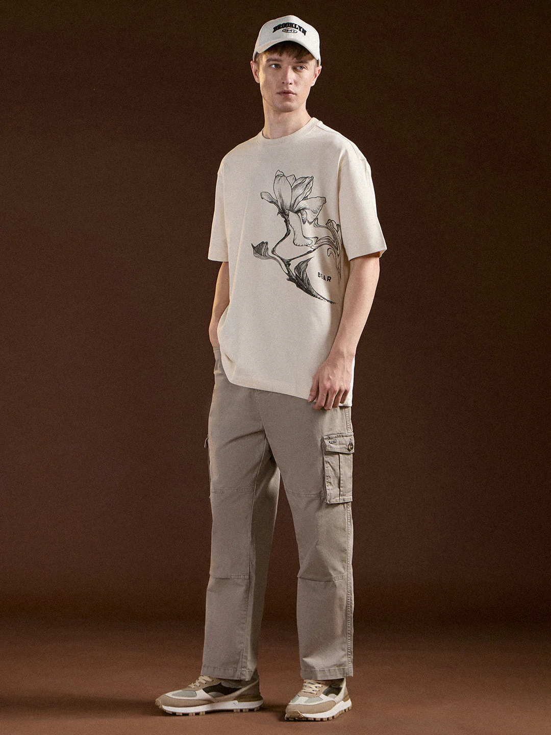 Men Cream Oversize Floral Graphic Print Crew Neck T-shirt - Image 4