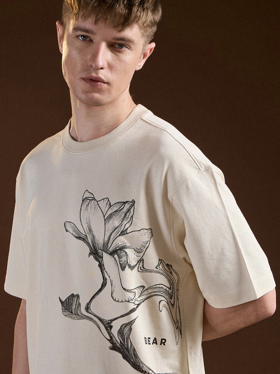 Men Cream Oversize Floral Graphic Print Crew Neck T-shirt - Image 5