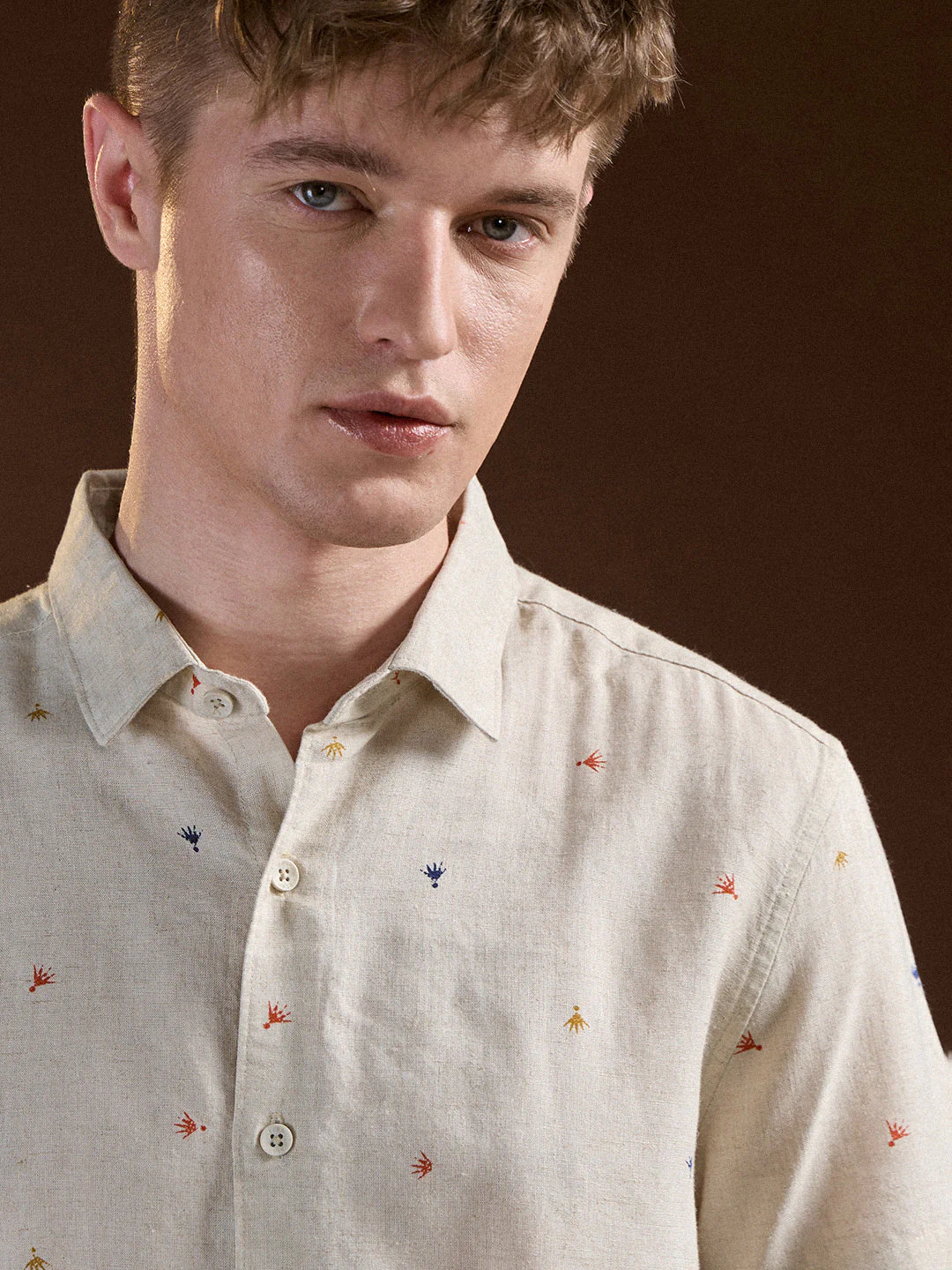 Men Cream Printed Slim Fit Casual Shirt - Image 5