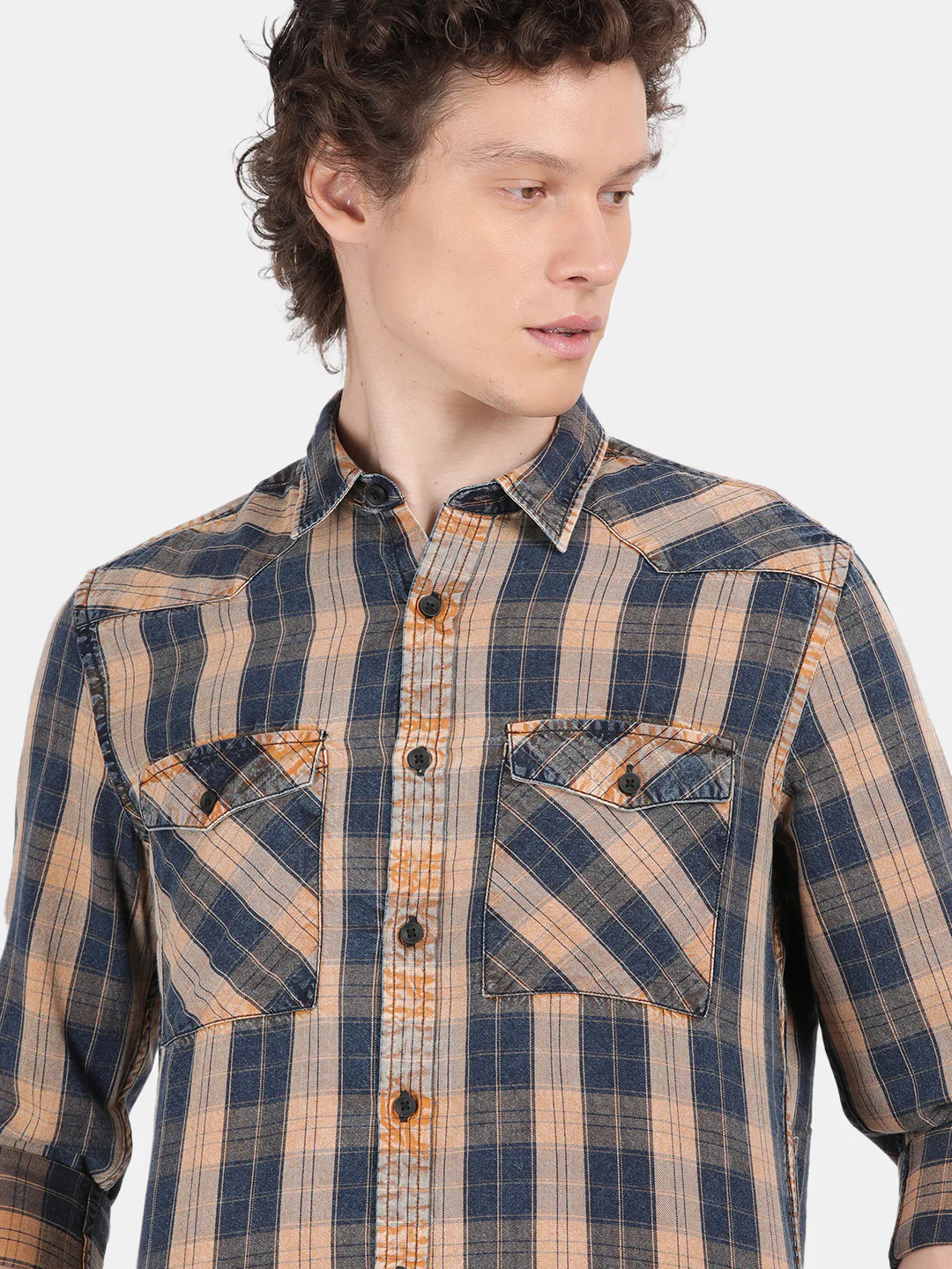 Men Cream Slim Fit Spread Collar Full Sleeve Casual Shirt - Image 2