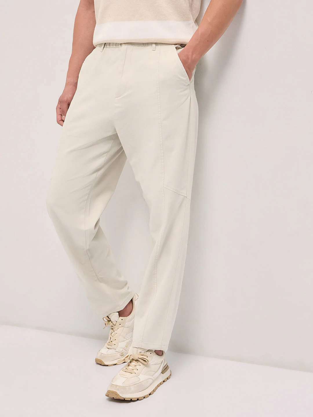 Men Cream Solid Baggy Fit Casual Trouser