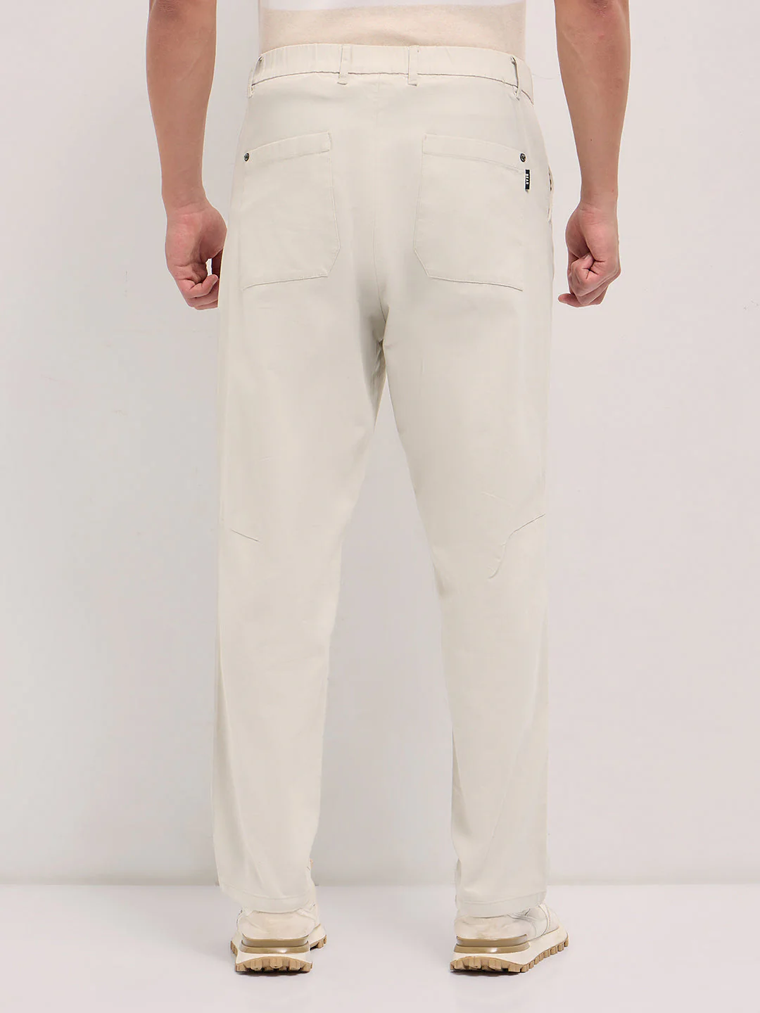 Men Cream Solid Baggy Fit Casual Trouser - Image 2