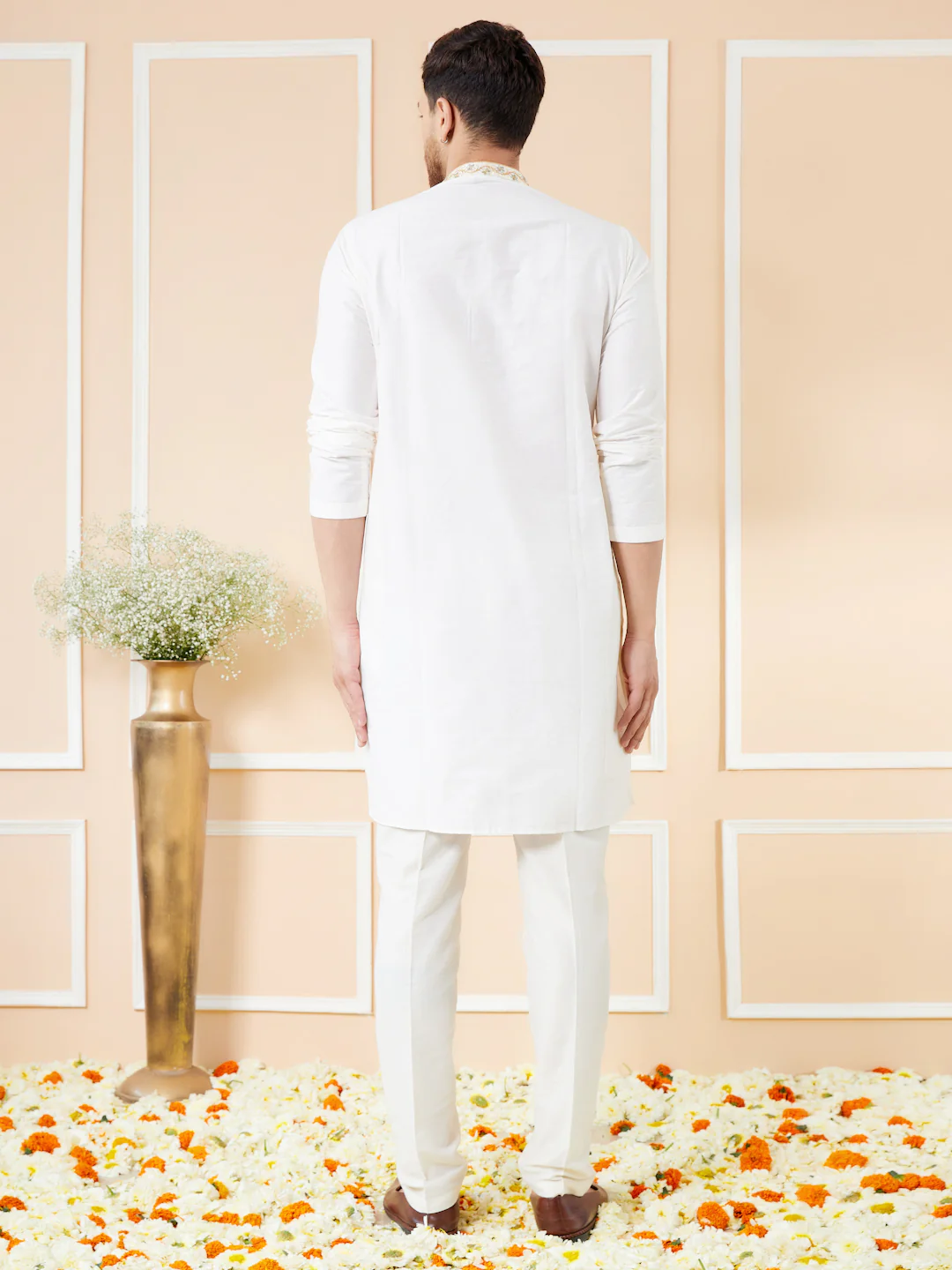 Men Cream Solid Cotton Straight Kurta With Emboridered Neckline - Image 4