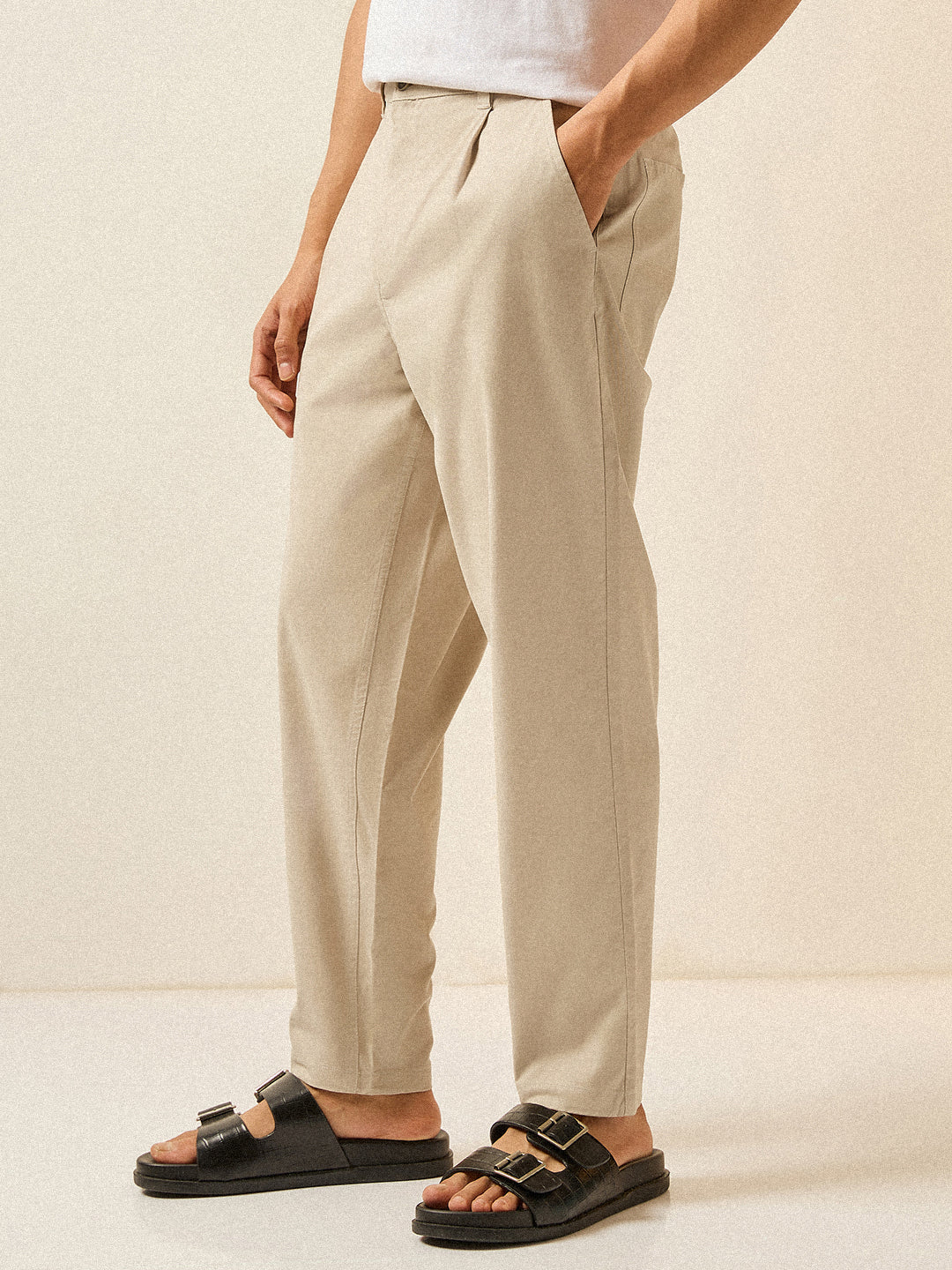 Men Cream Solid Cropped Carrot Fit Casual Chino Trouser - Image 3