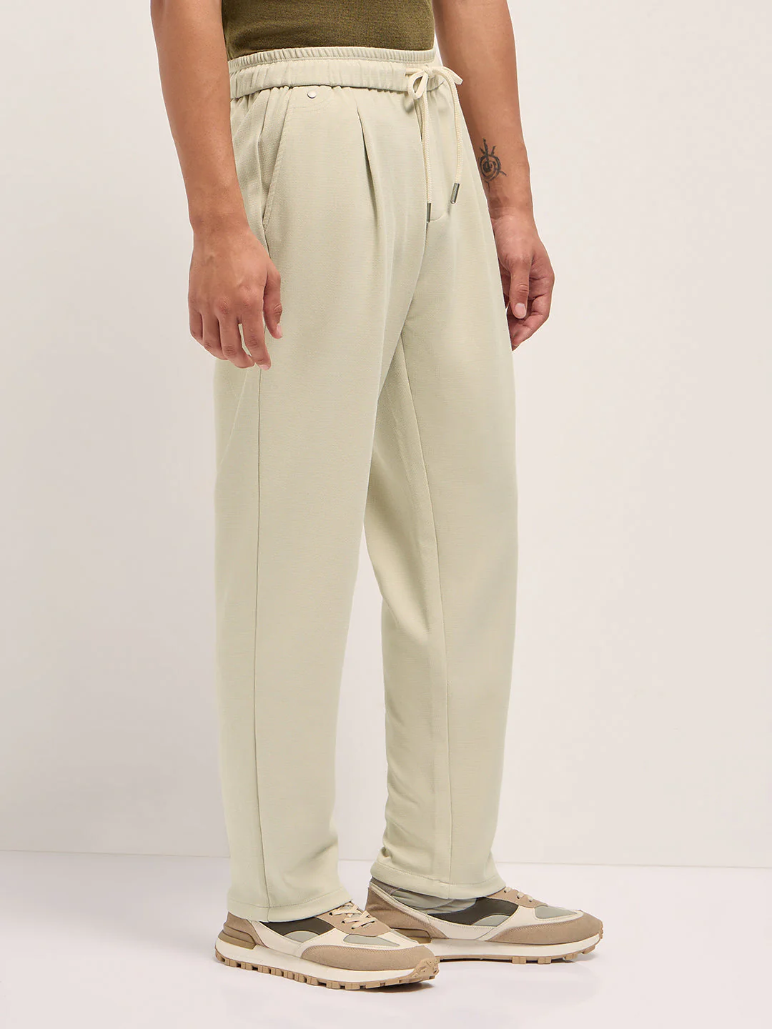 Men Cream Solid Regular Fit Casual Trousers - Image 3