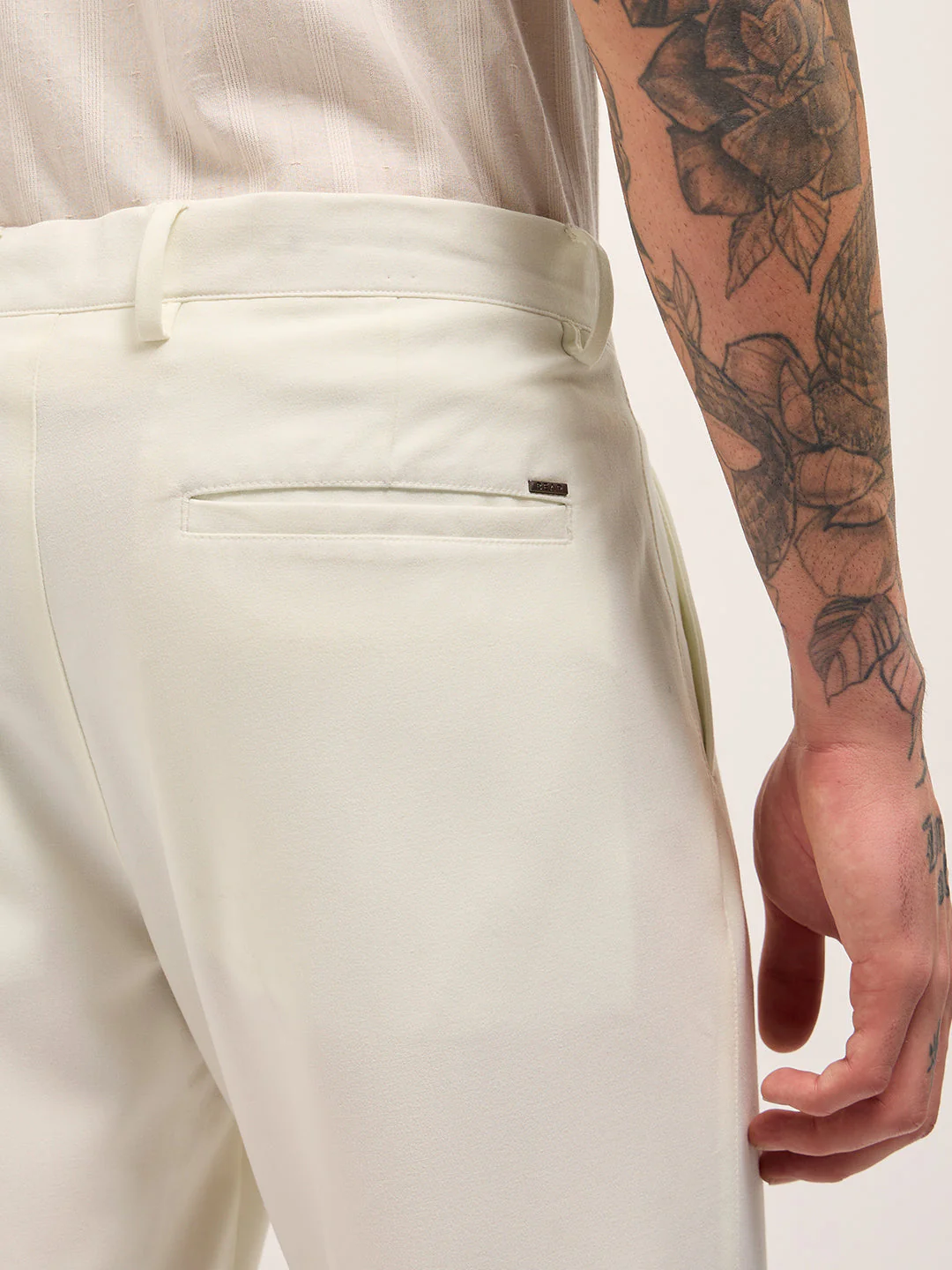 Men Cream Solid Regular Fit Formal Trousers - Image 5
