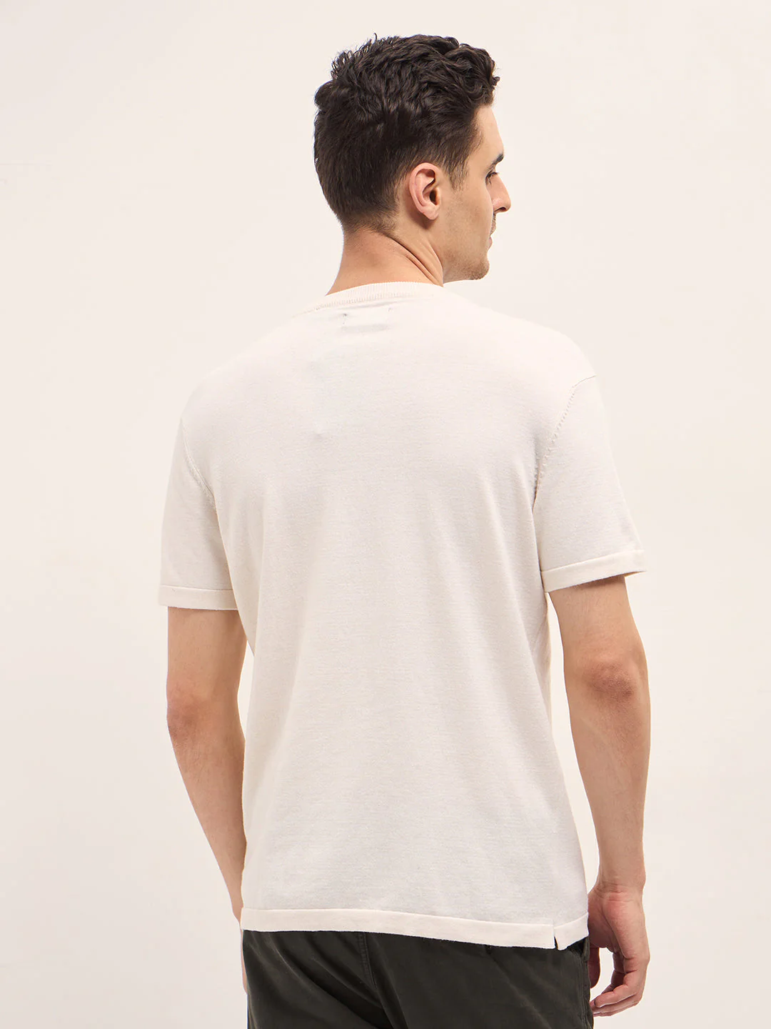Men Cream Solid Regular Fit Ribbed Crew Neck T-shirt - Image 2