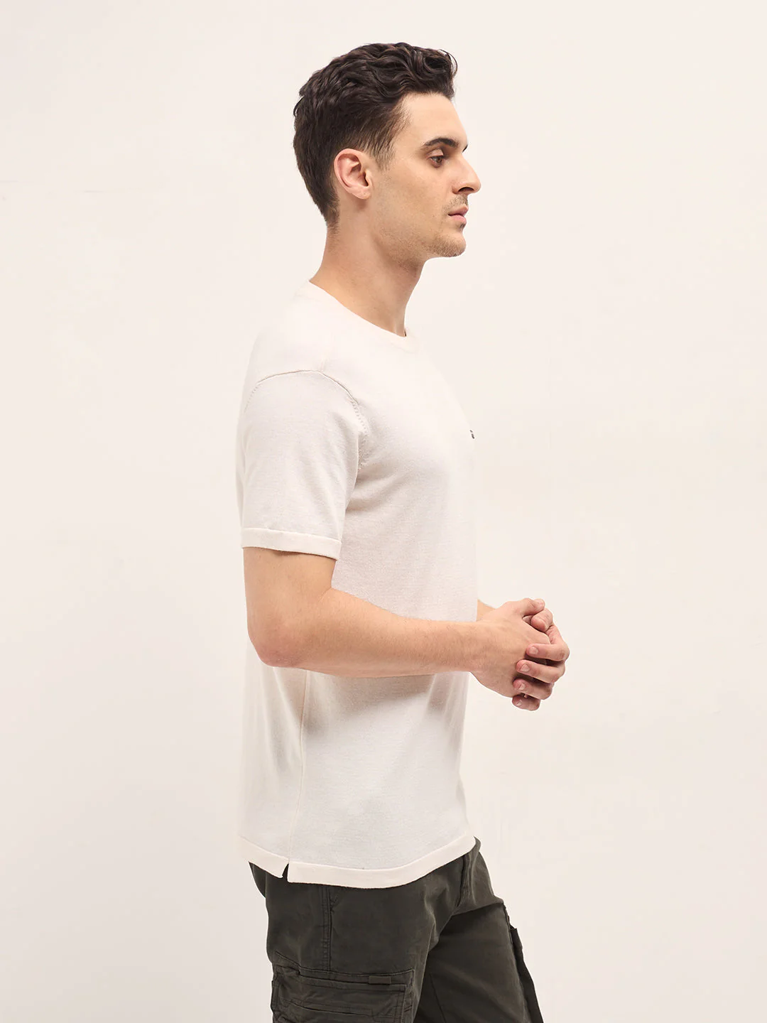 Men Cream Solid Regular Fit Ribbed Crew Neck T-shirt - Image 3