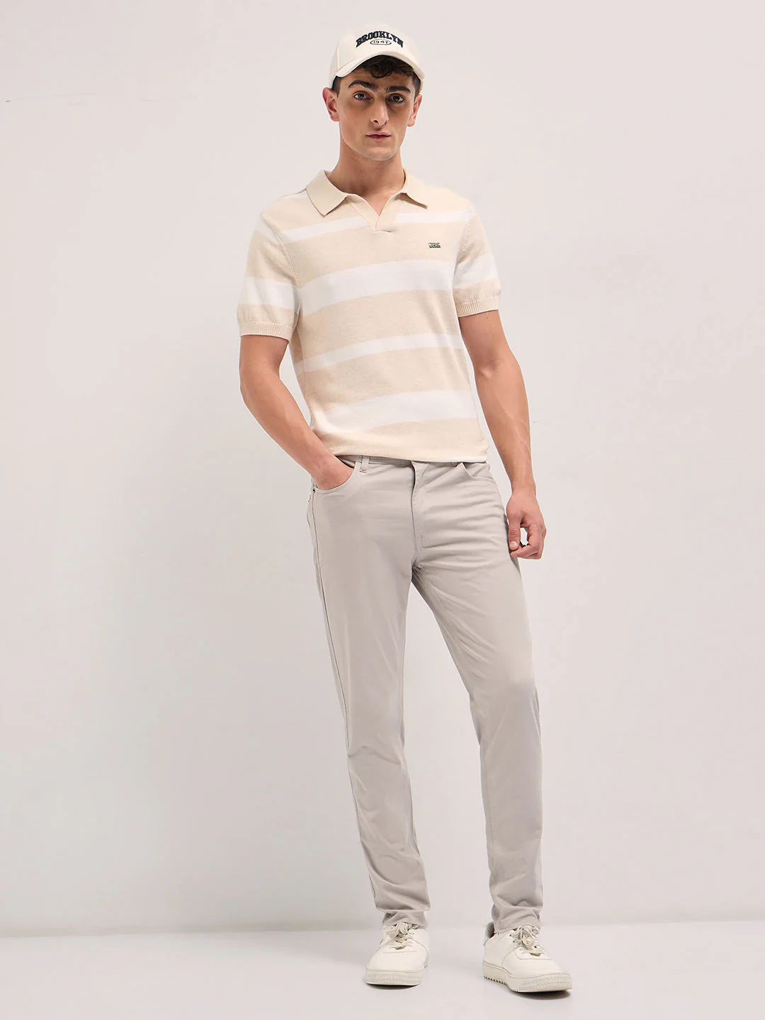 Men Cream Solid Slim Fit Casual Chino Trouser - Image 4