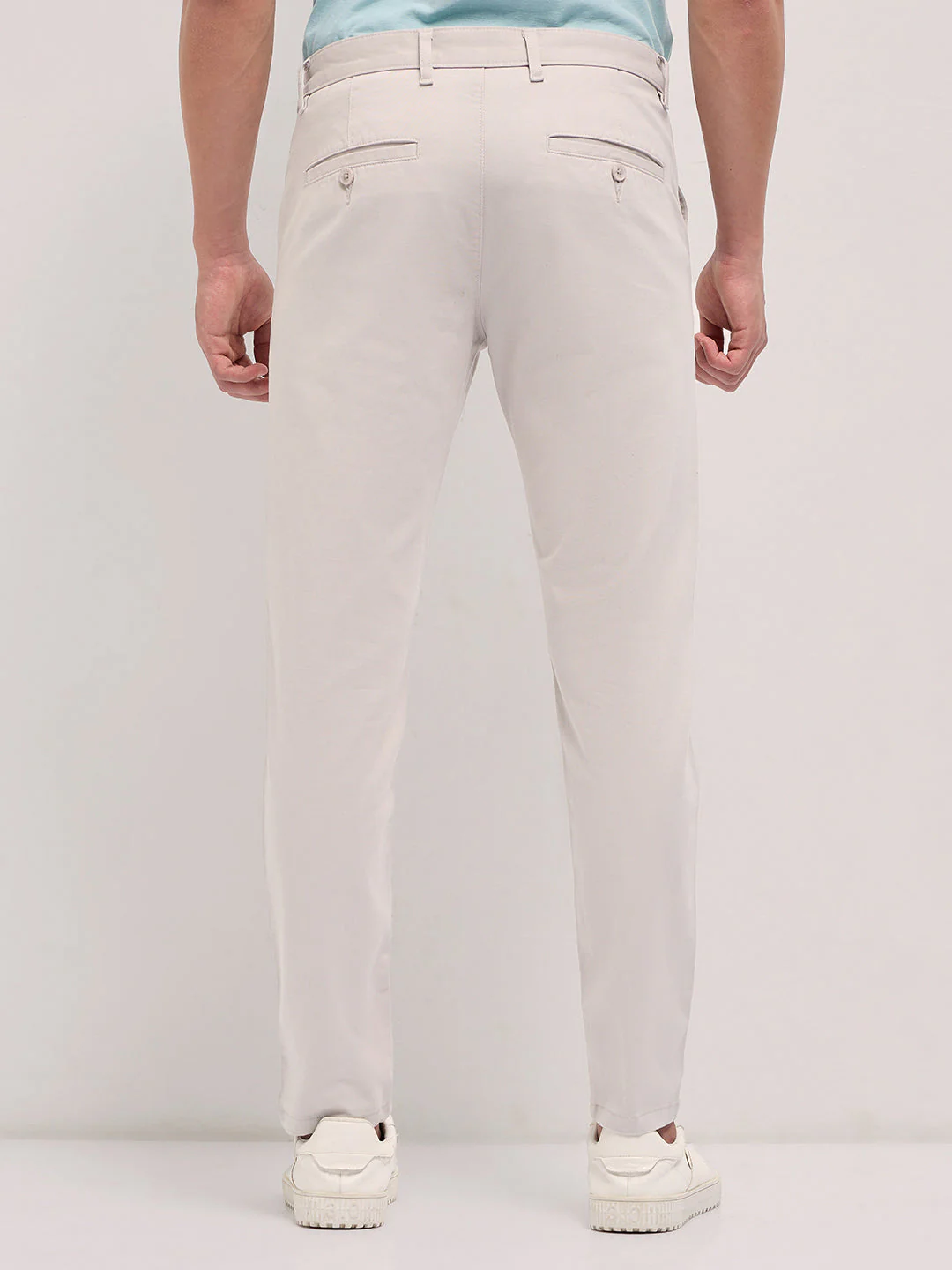 Men Cream Solid Slim Fit Casual Chino Trouser - Image 2