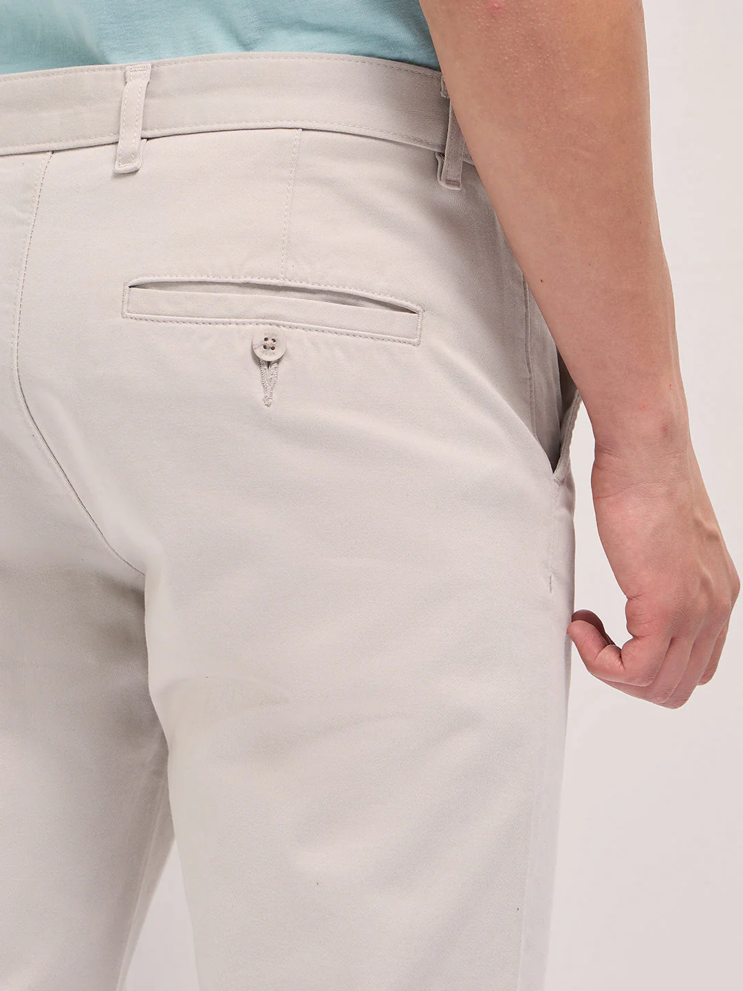 Men Cream Solid Slim Fit Casual Chino Trouser - Image 6