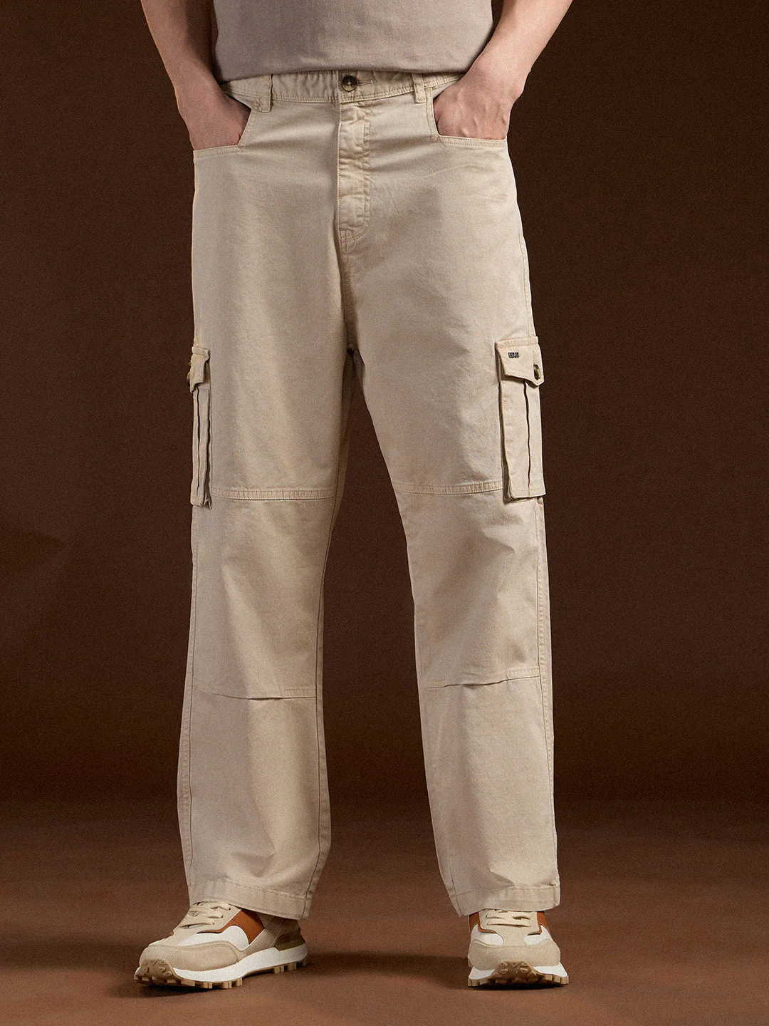 Men Cream Solid Straight Fit Functional & Stylish Cargo Pant - Image 2