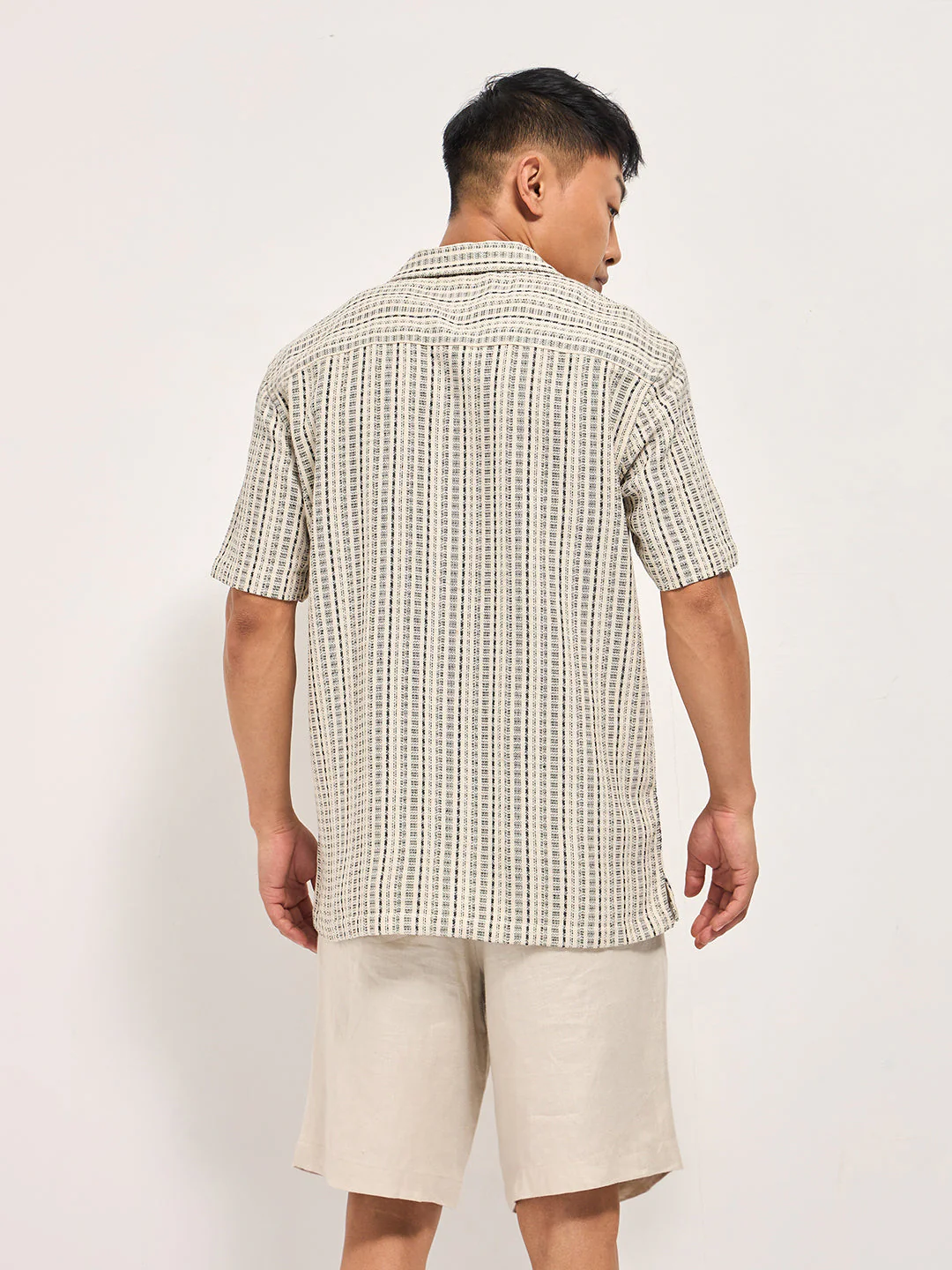 Men Cream Textured Striped Regular Fit Casual Shirt - Image 2