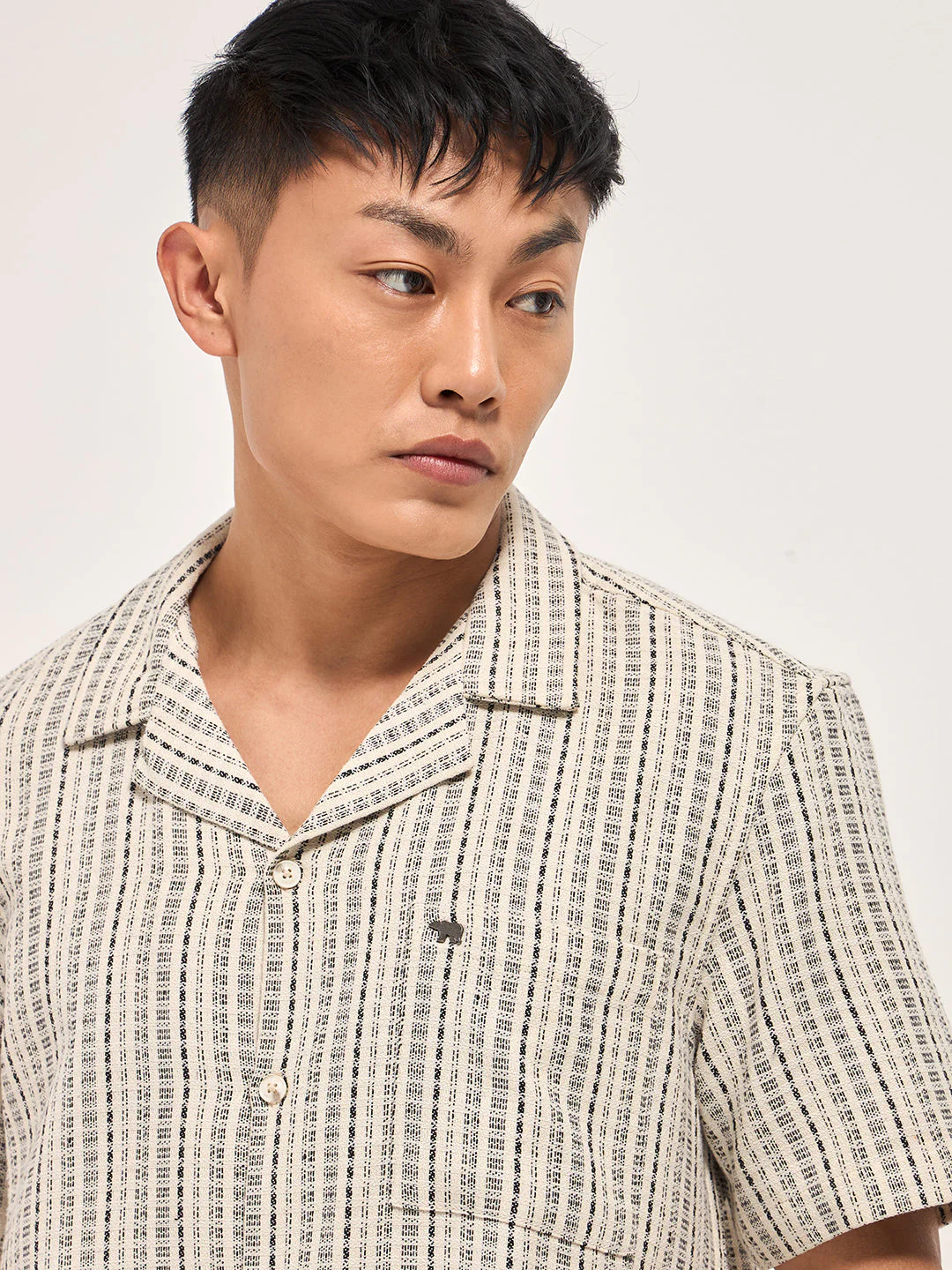 Men Cream Textured Striped Regular Fit Casual Shirt - Image 5