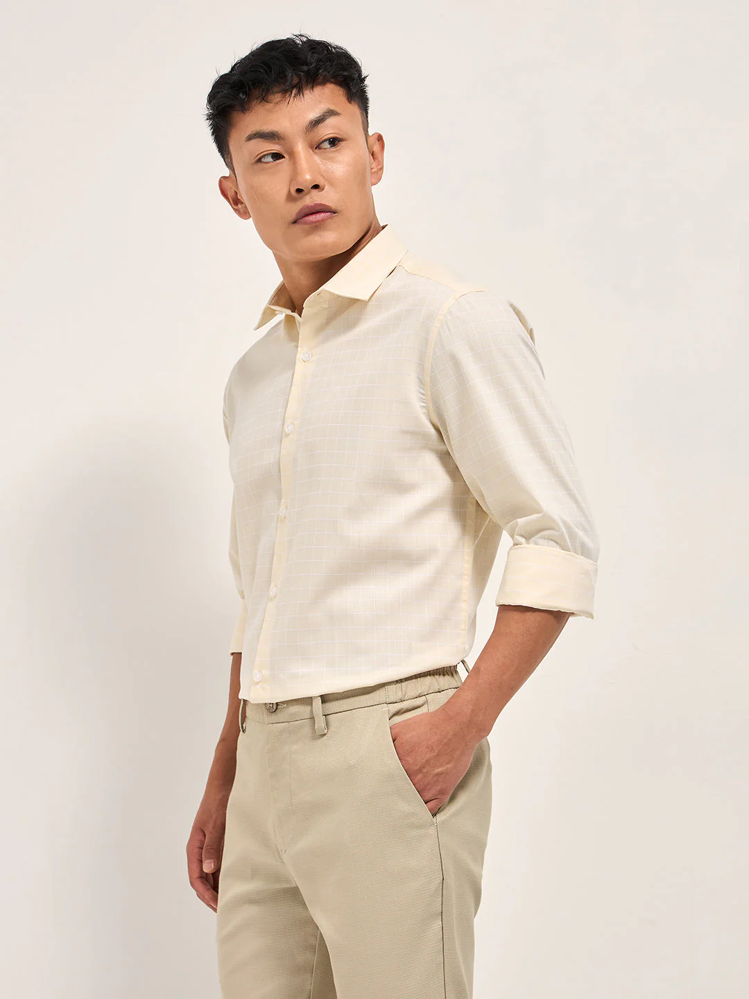 Men Cream Windowpane Checks Tailored Fit Formal Shirt - Image 4