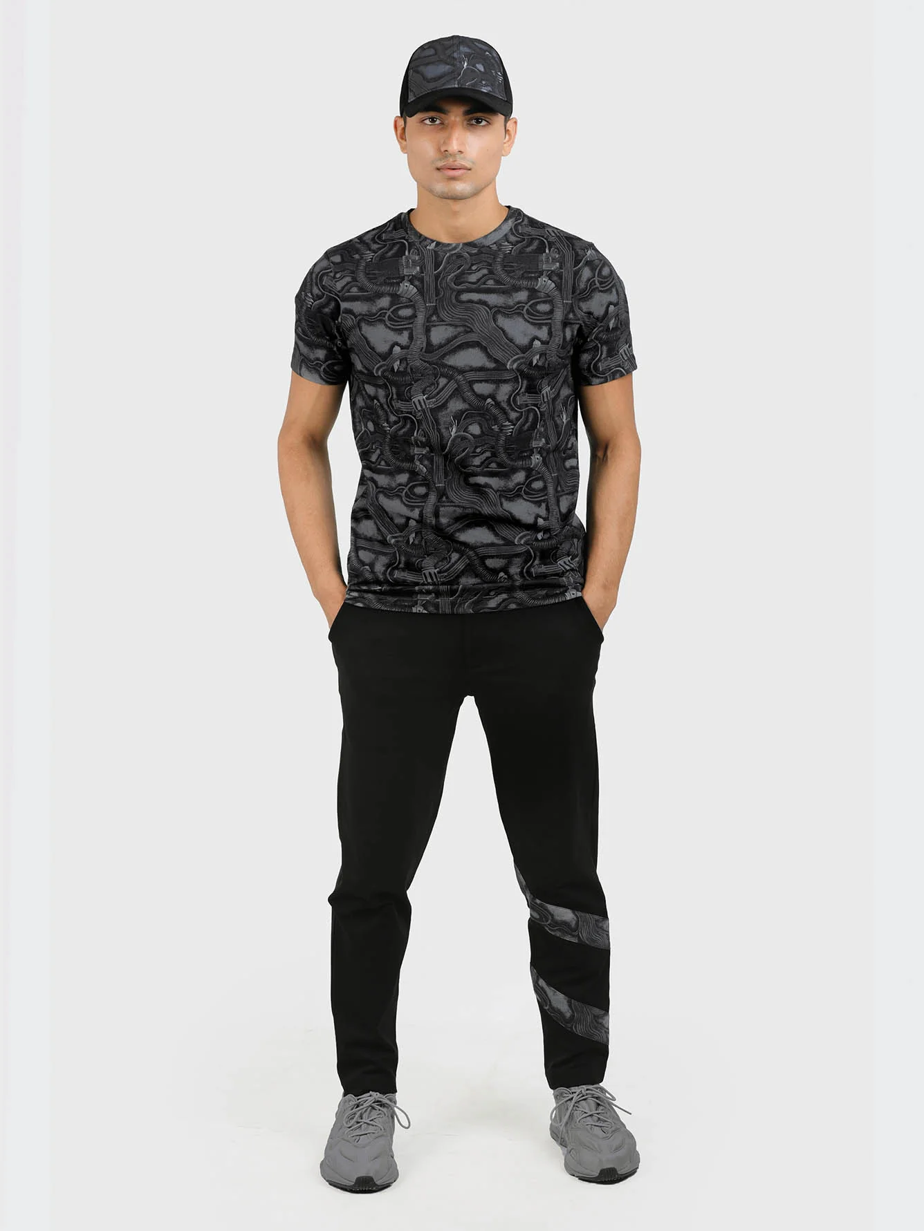 Unisex Cropped Appliqued Jogger - Image 3
