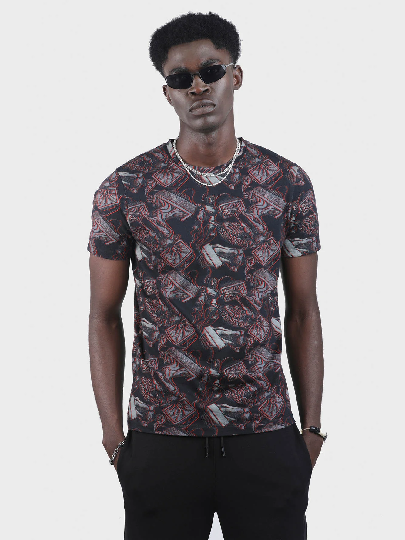 Men Embroidered Printed Tee - Image 3
