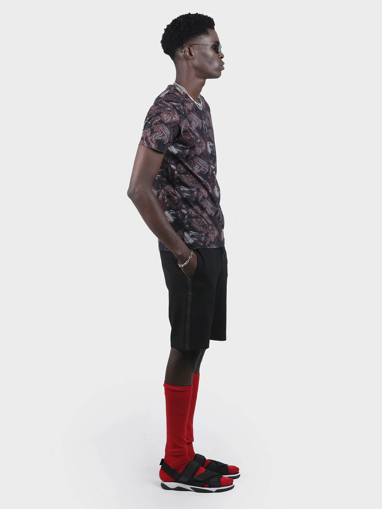 Men Embroidered Printed Tee - Image 4