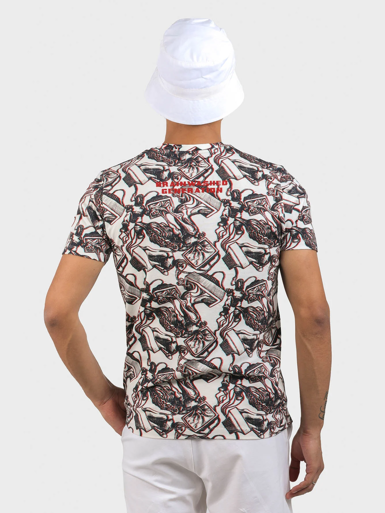 Men Embroidered Printed Tee - Image 4