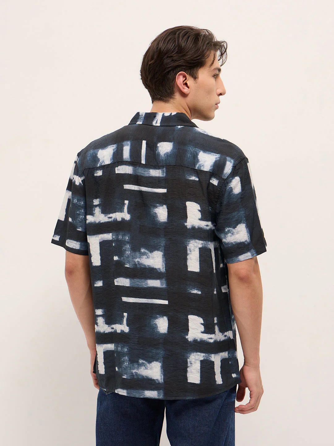 Men Dark Blue Digital Print Relaxed Fit Casual Shirt in Nylon Viscose - Image 2