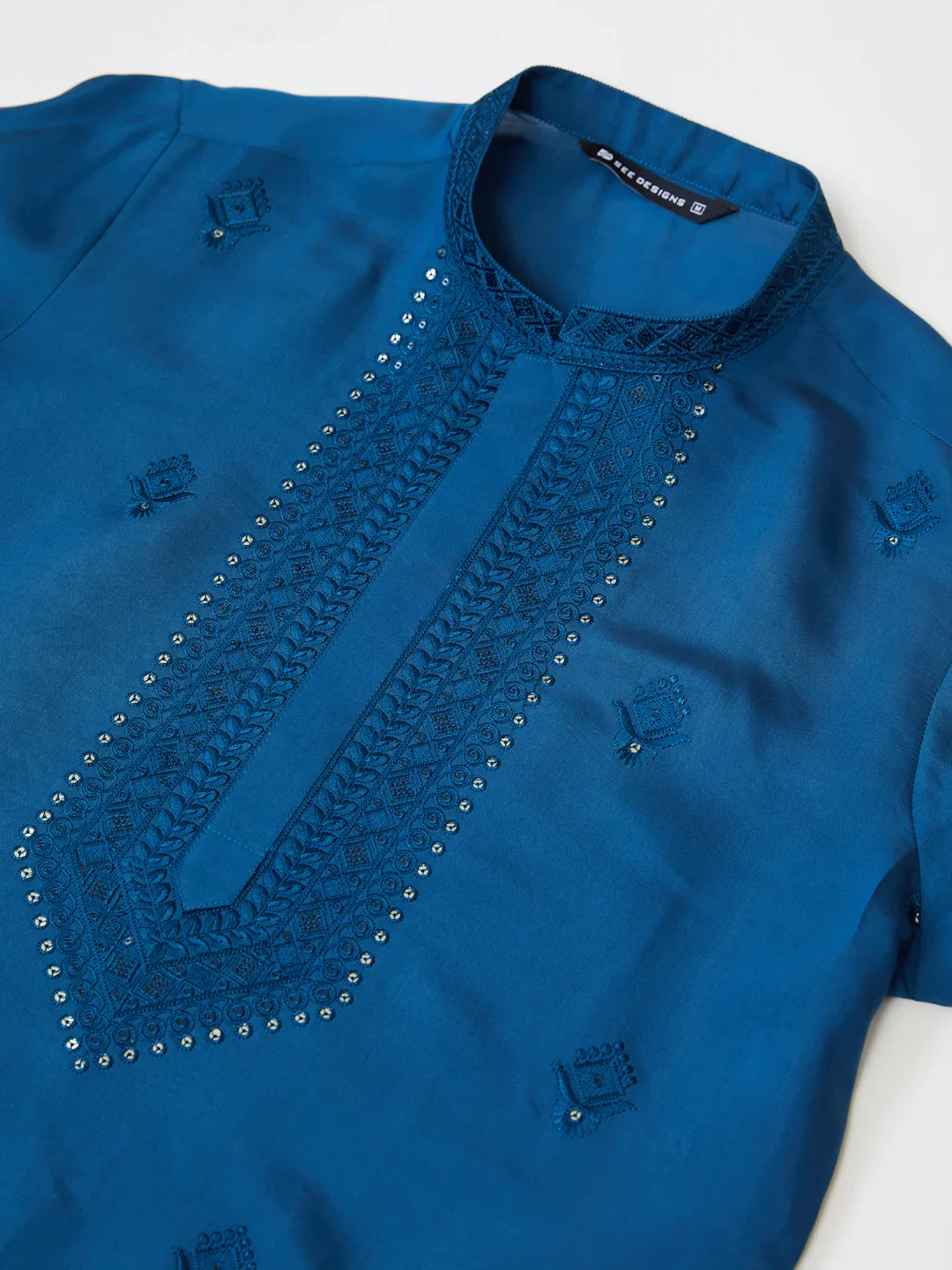 Men Blue Embroidered Chanderi Silk Straight Kurta - Image 7