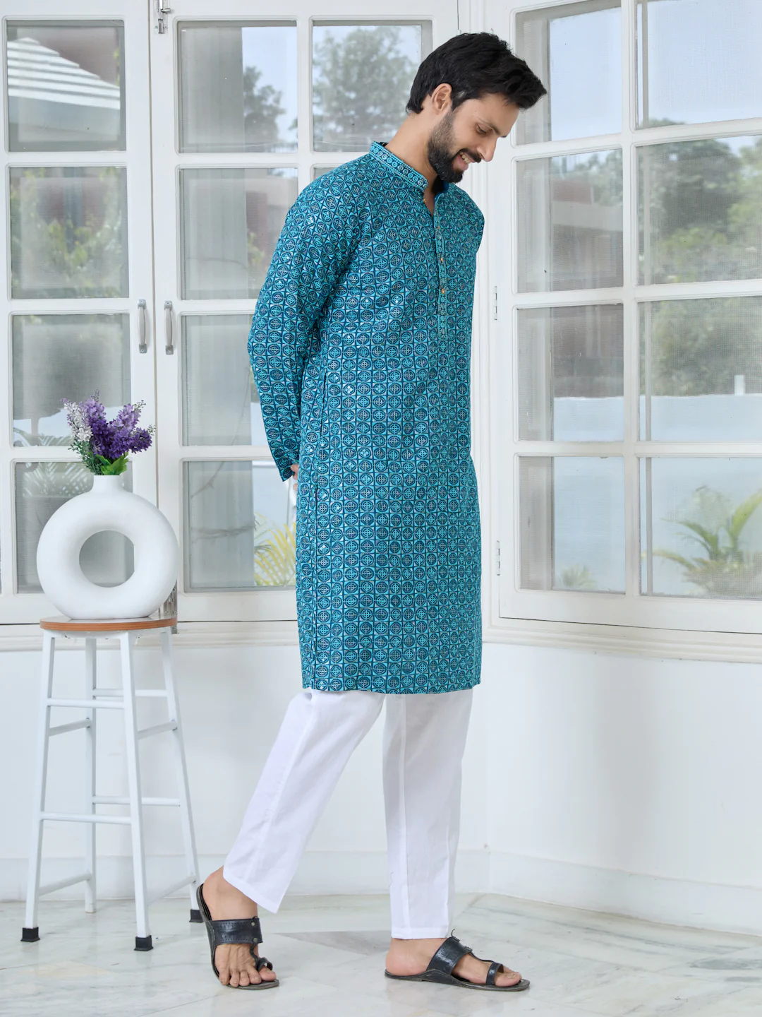 Men Blue Embroidered Mandarin Collar Straight Kurta - Image 2