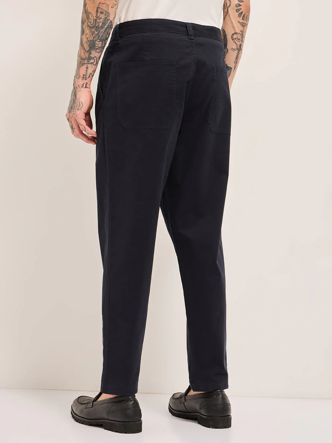 Men Blue Solid Cropped Carrot Fit Casual Chino Trouser - Image 2