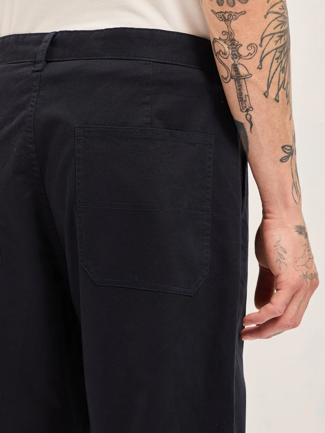 Men Blue Solid Cropped Carrot Fit Casual Chino Trouser - Image 6